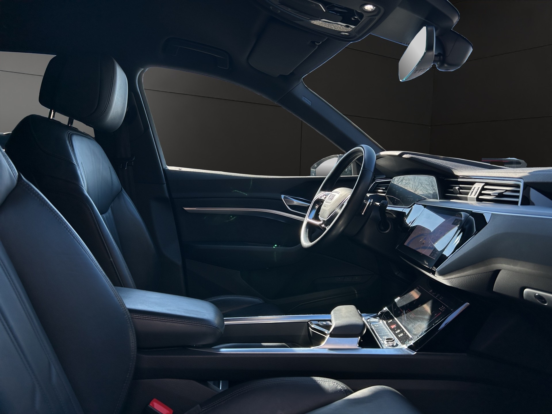 AUDI e-tron 50 Advanced quattro-image-15