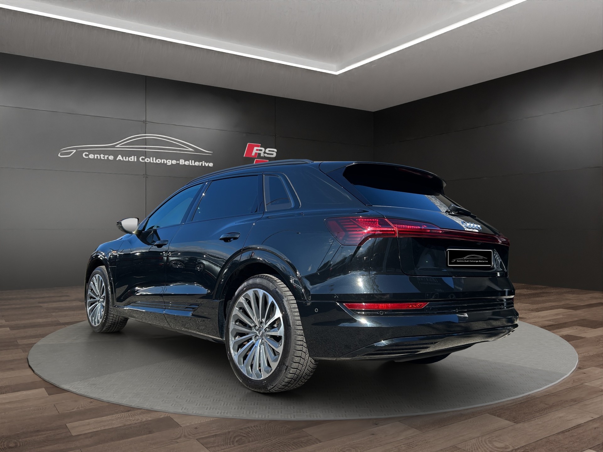 AUDI e-tron 50 Advanced quattro-image-3