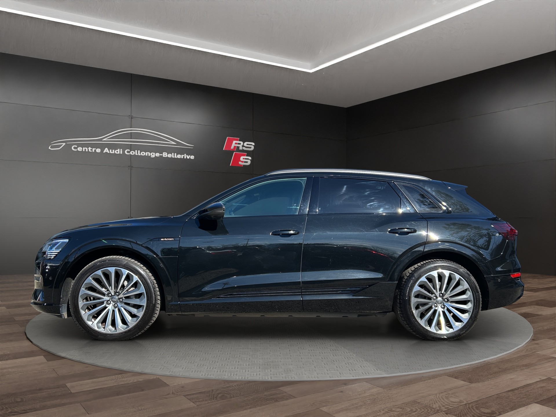 AUDI e-tron 50 Advanced quattro-image-2