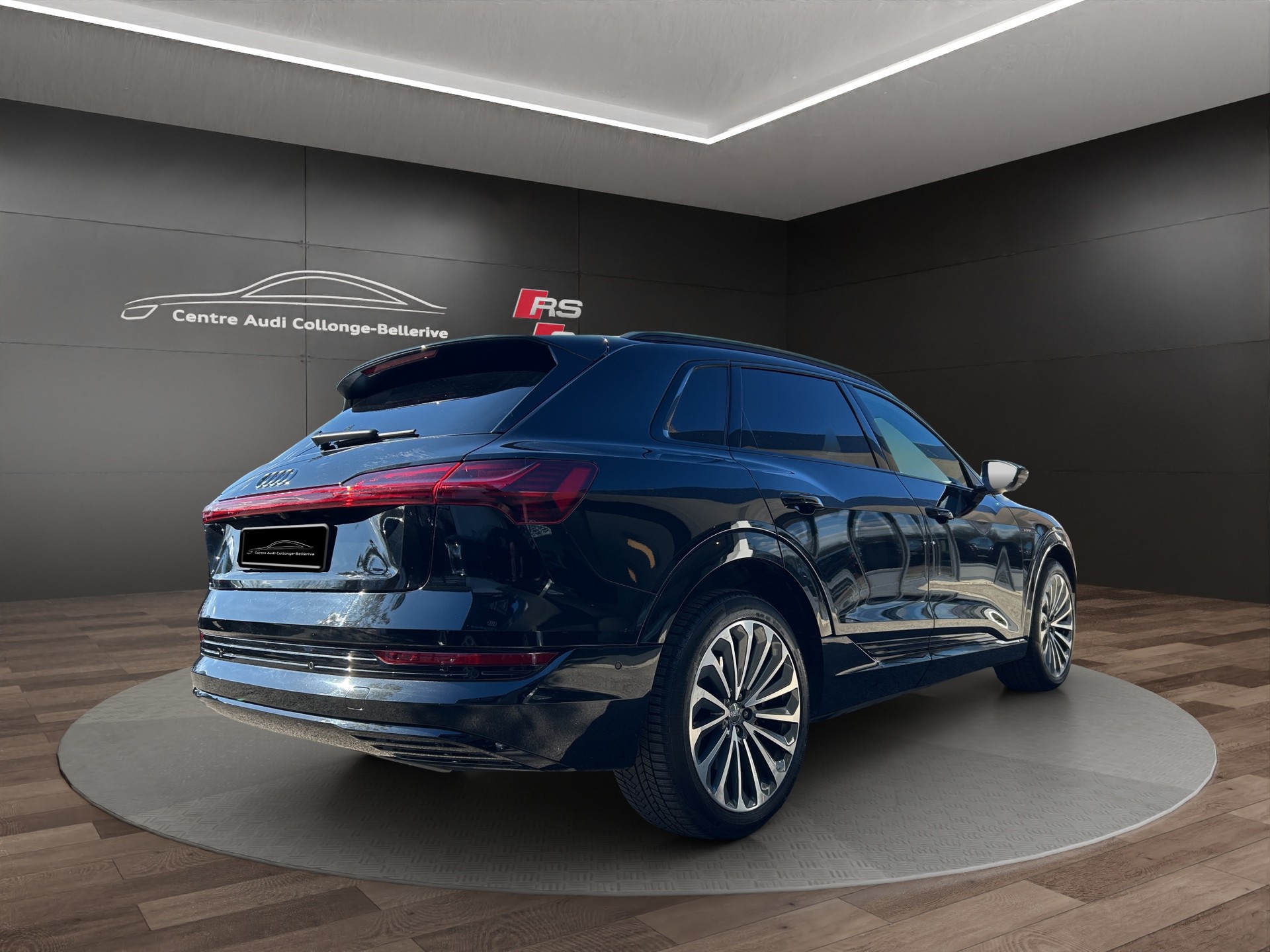 AUDI e-tron 50 Advanced quattro-image-5