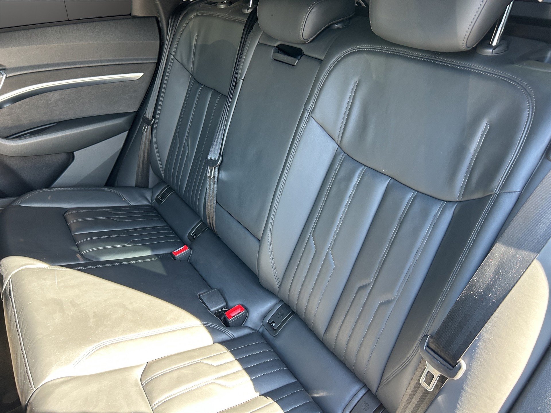 AUDI e-tron 50 Advanced quattro-image-11