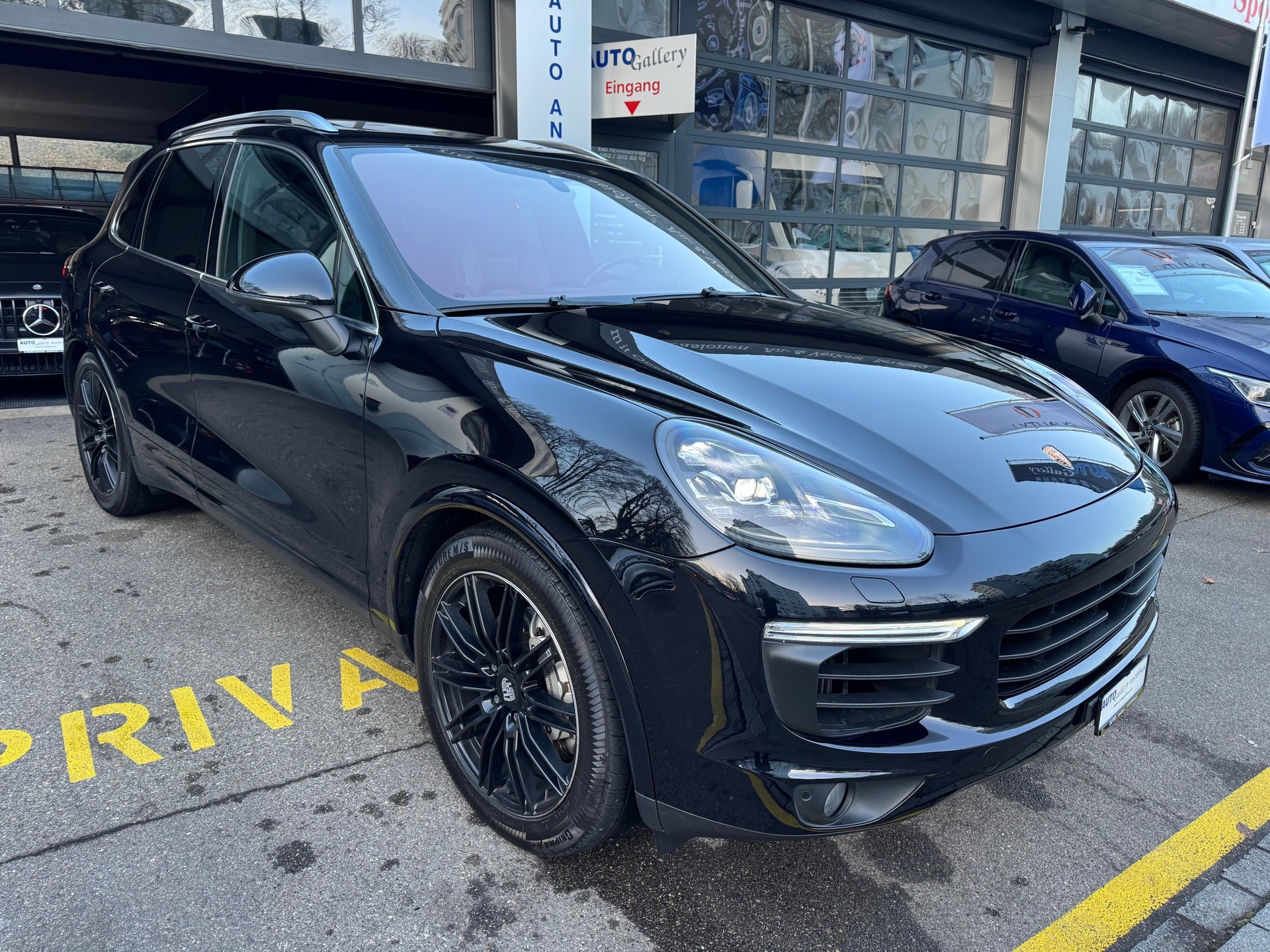 PORSCHE Cayenne S Diesel-showroom-element-1