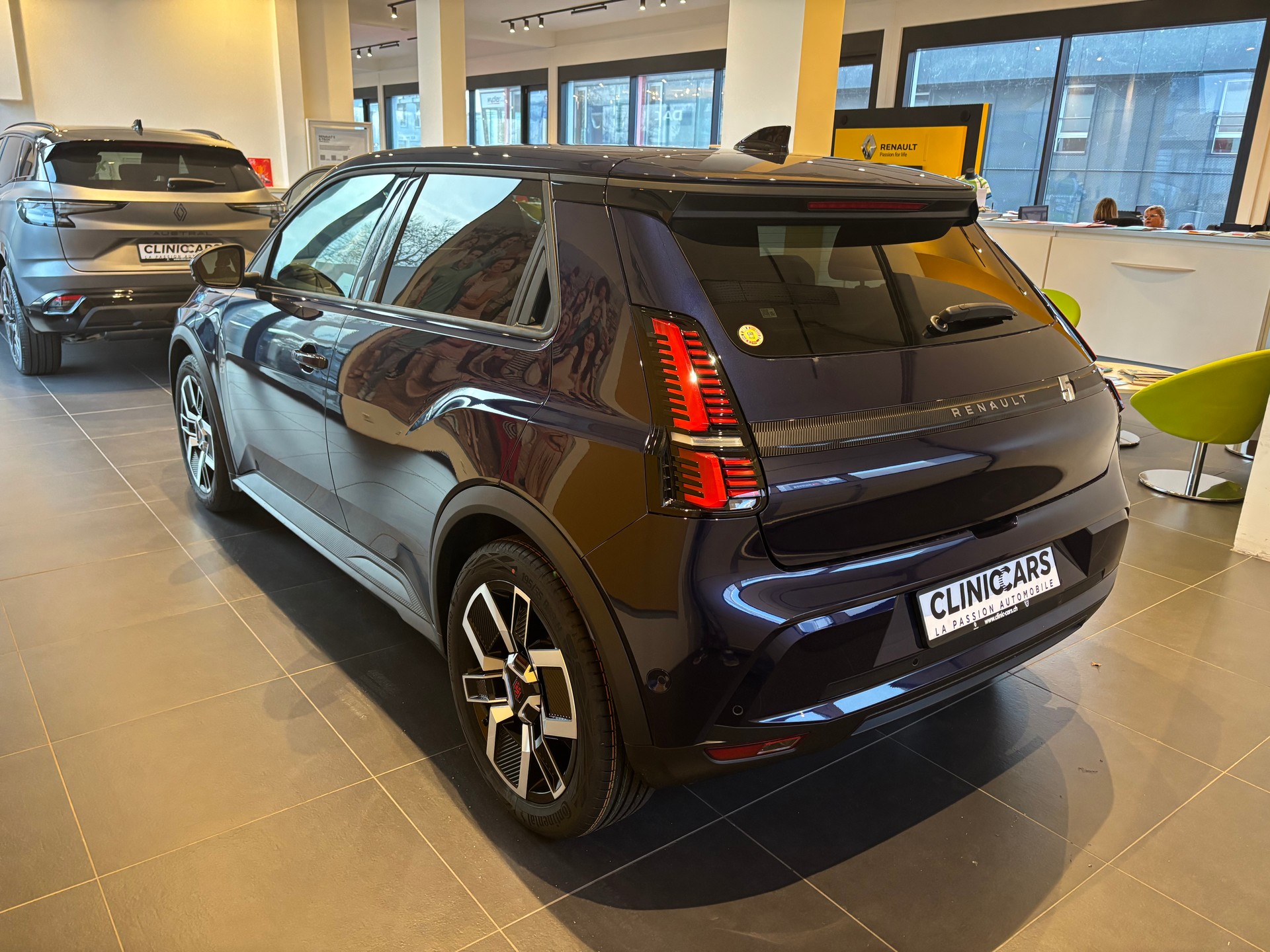 RENAULT R5 E-Tech Comfort Range 52 kWh Techno-image-5
