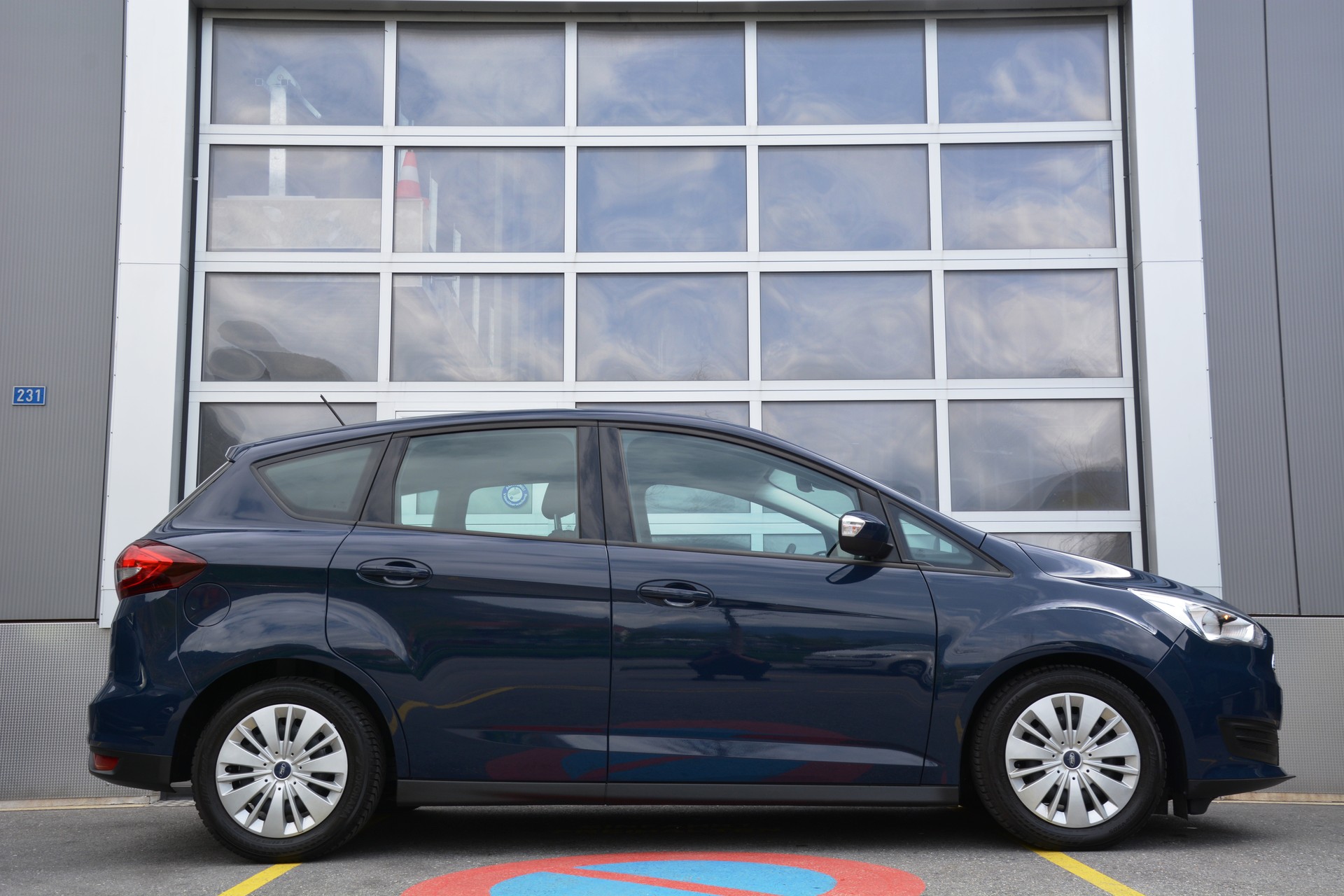 FORD C-Max 1.0 SCTi Trend-image-3