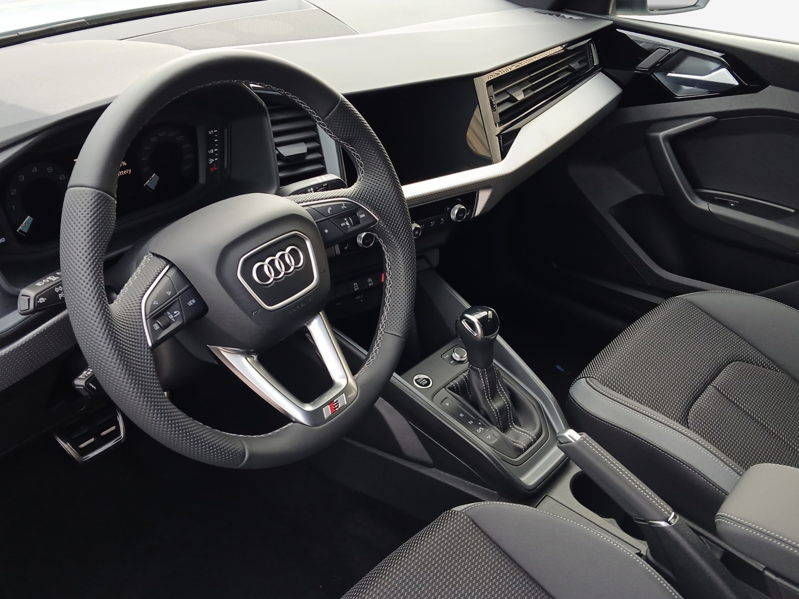 AUDI A1 Sportback 30 TFSI S-tronic-image-14