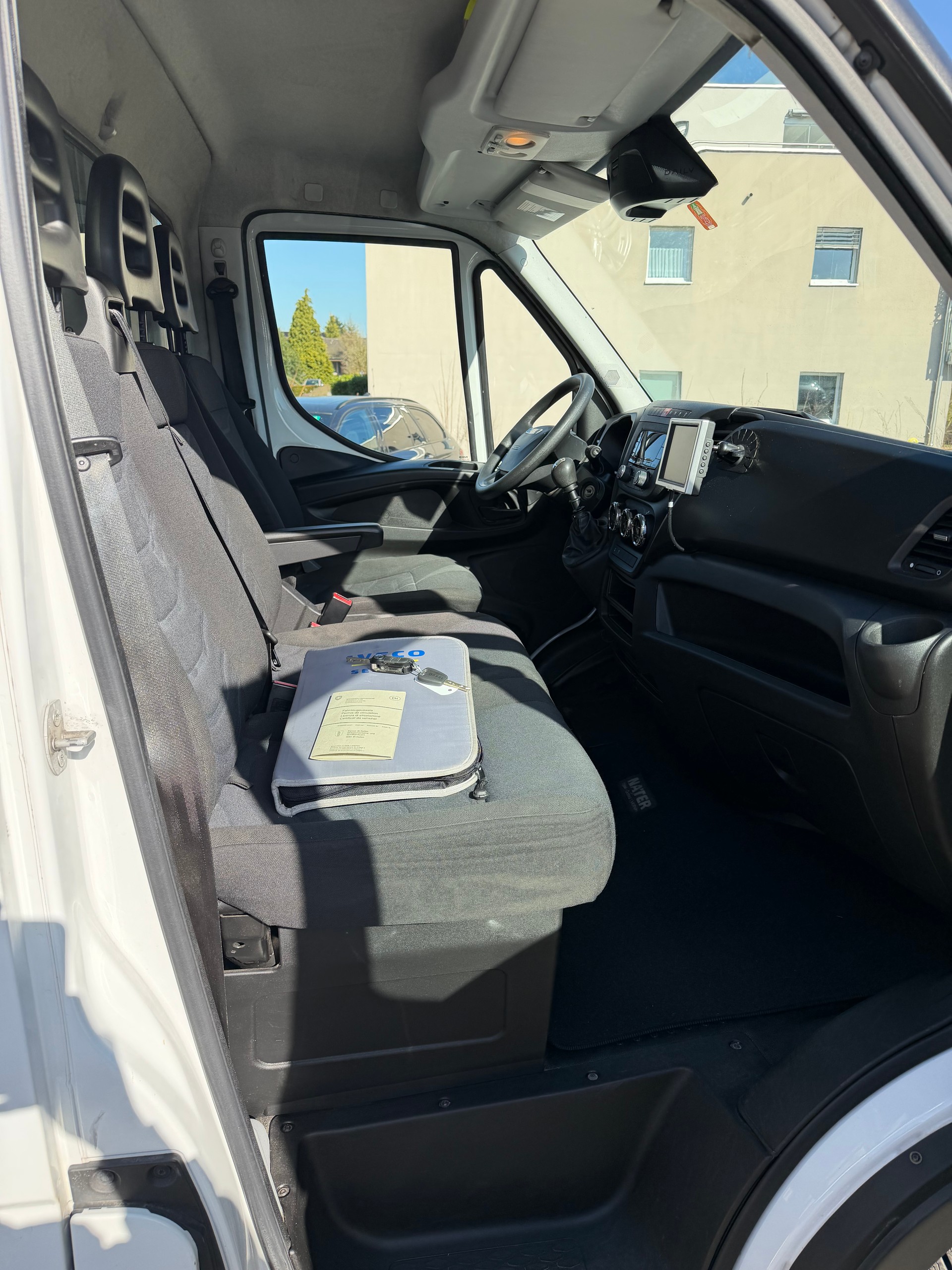 IVECO 35 S 16-image-12