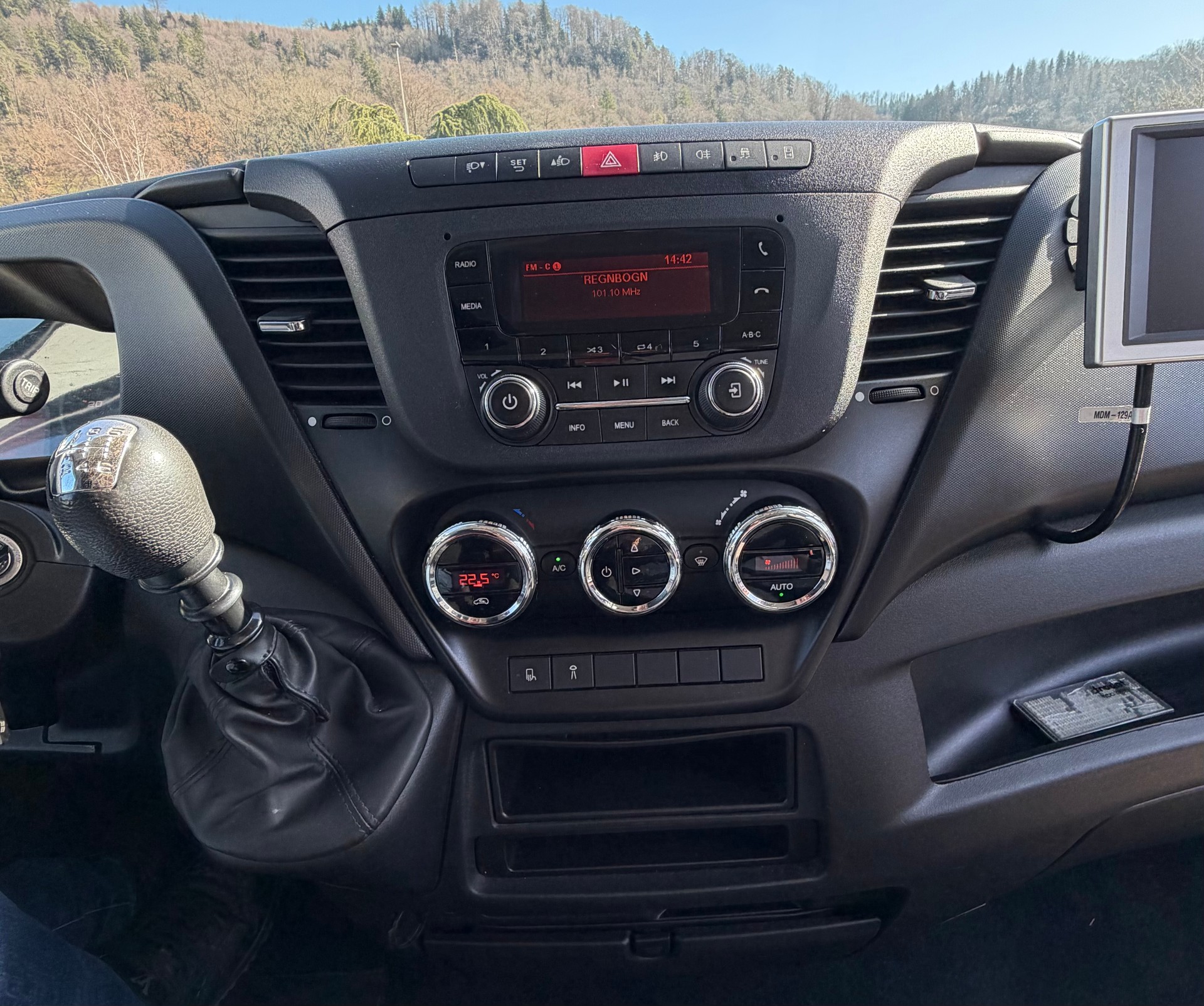 IVECO 35 S 16-image-9