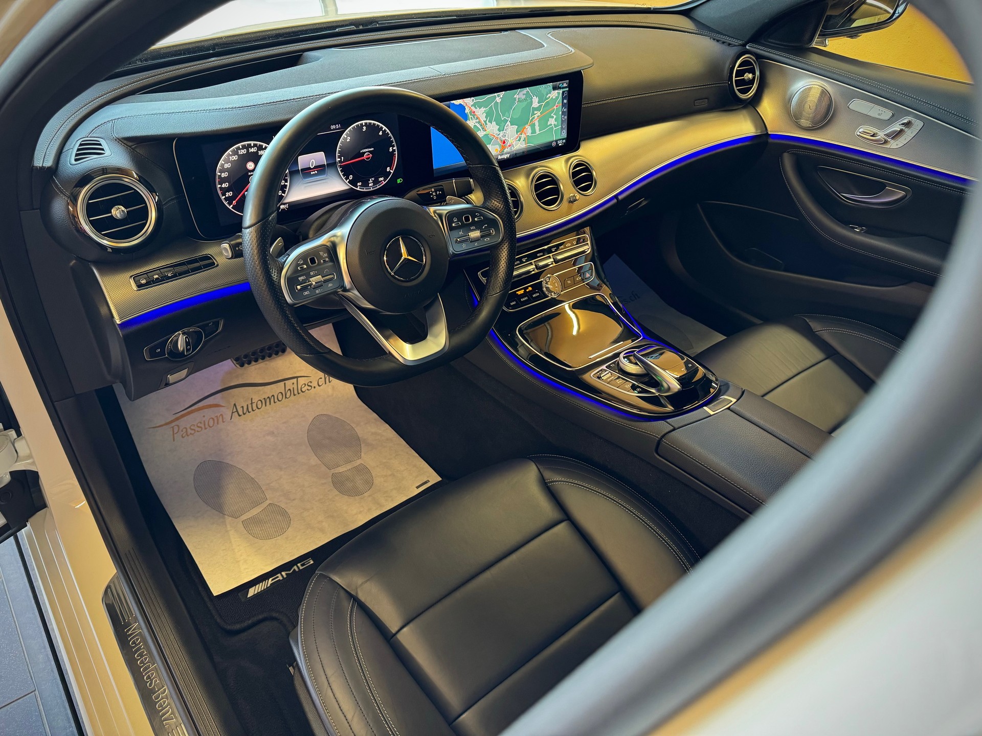 MERCEDES-BENZ E 220 d AMG Line 4Matic 9G-Tronic - Véhicule Suisse (CH)-image-9