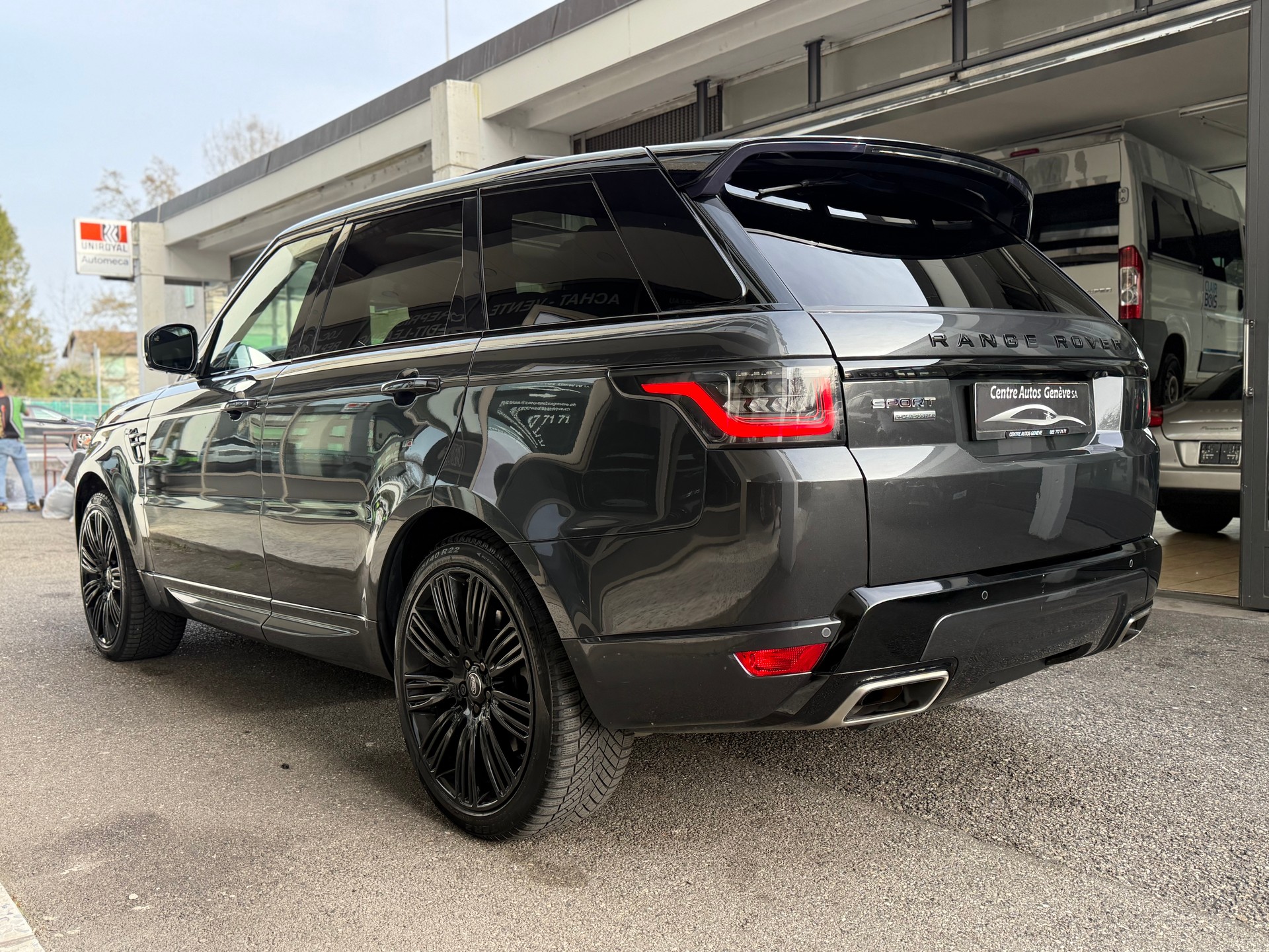 LAND ROVER Range Rover Sport 5.0 V8 S/C HSE Dynamic Automatic-image-4