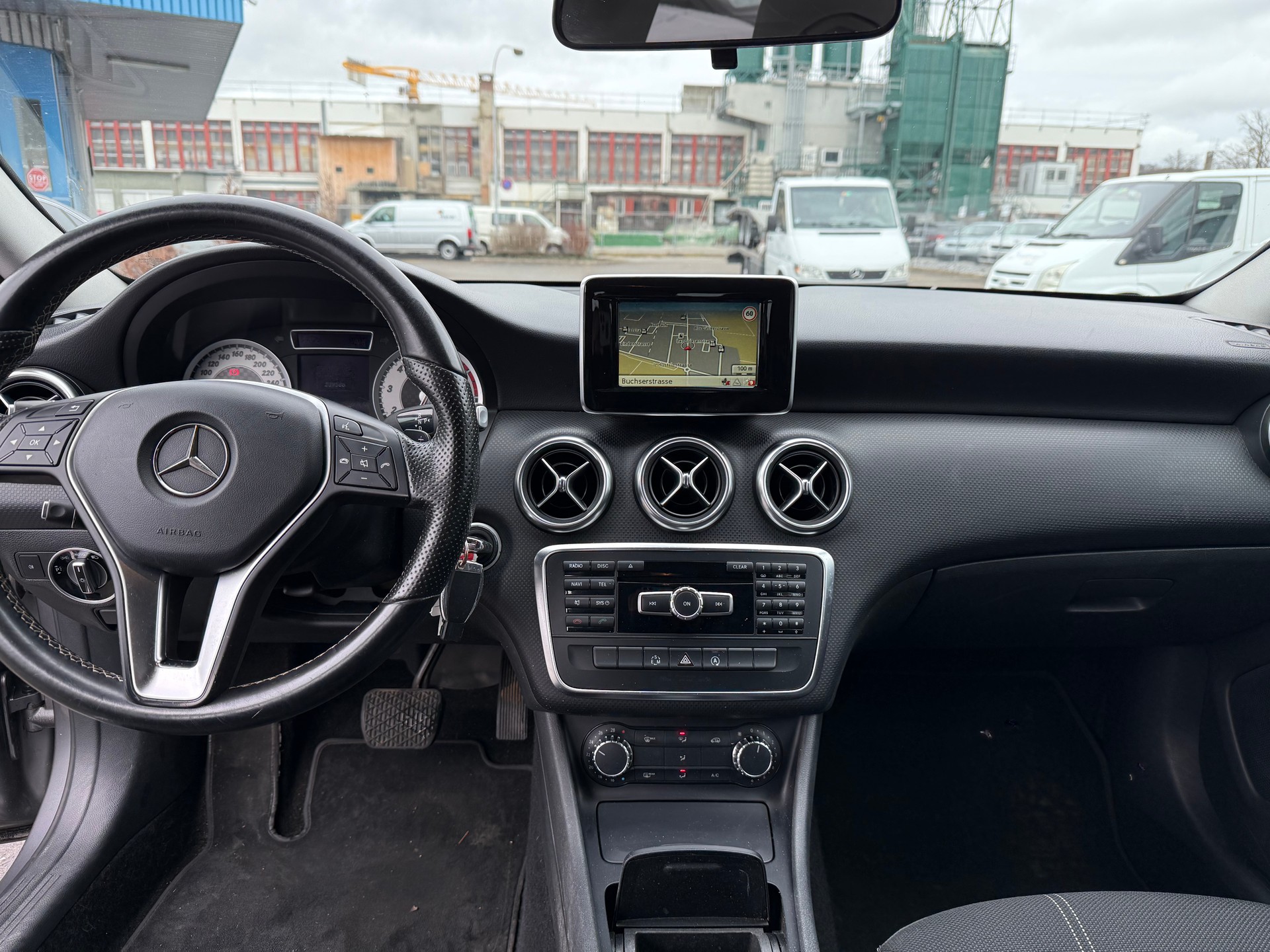 MERCEDES-BENZ A 220 Style 4Matic 7G-DCT-image-3