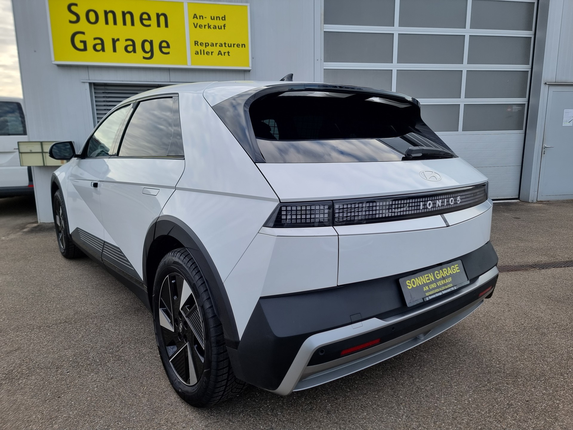 HYUNDAI Ioniq 5 84kWh Amplia 2WD-image-13