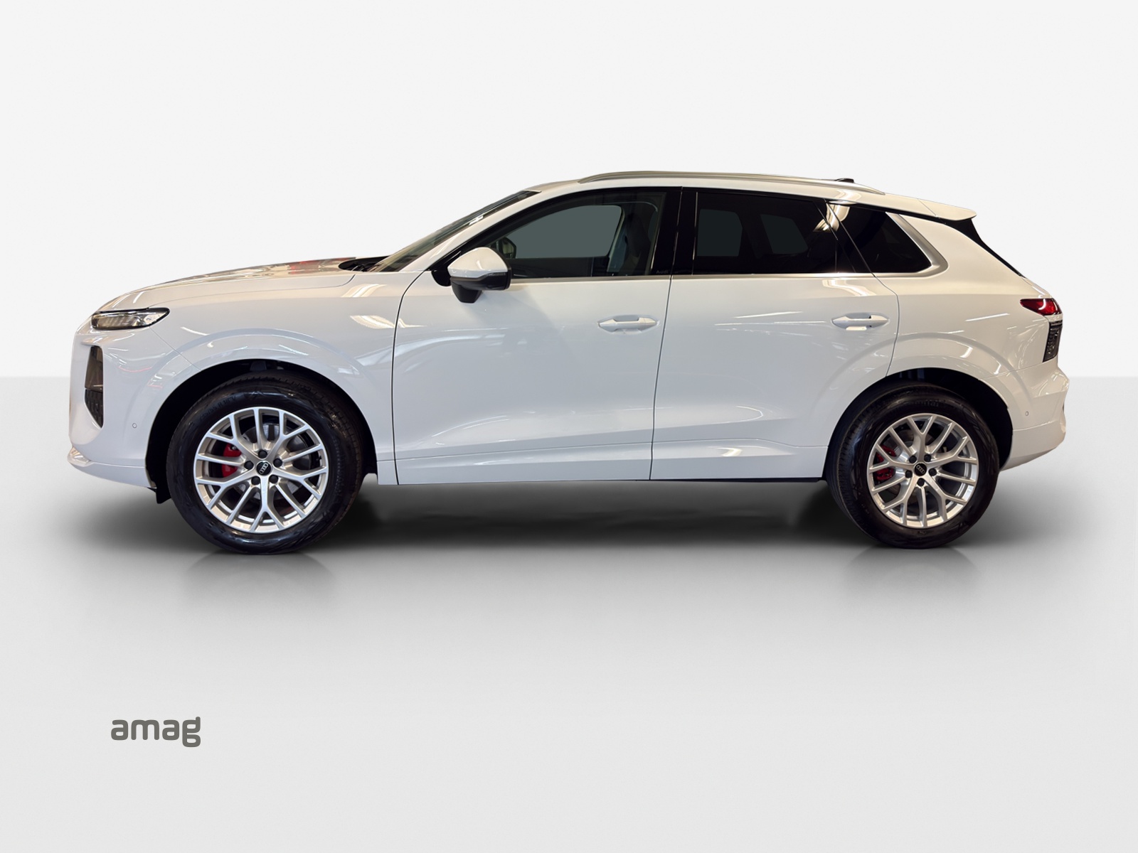 AUDI Q3 SUV 110 kW TFSI S tronic-image-1