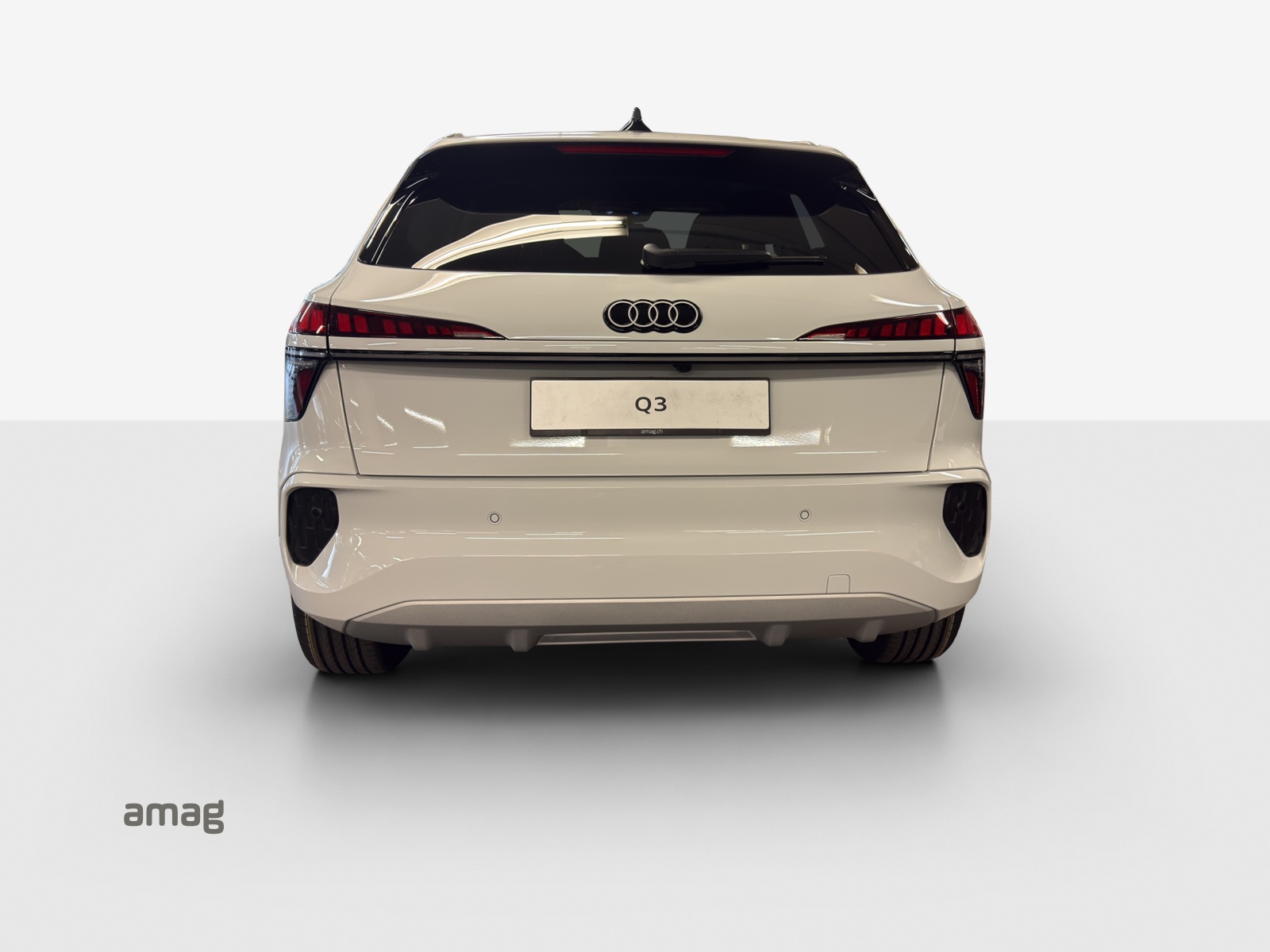 AUDI Q3 SUV 110 kW TFSI S tronic-image-3