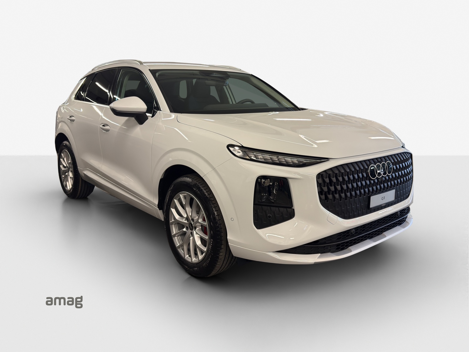 AUDI Q3 SUV 110 kW TFSI S tronic-image-5