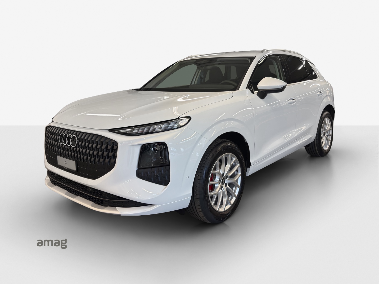 AUDI Q3 SUV 110 kW TFSI S tronic-image-0