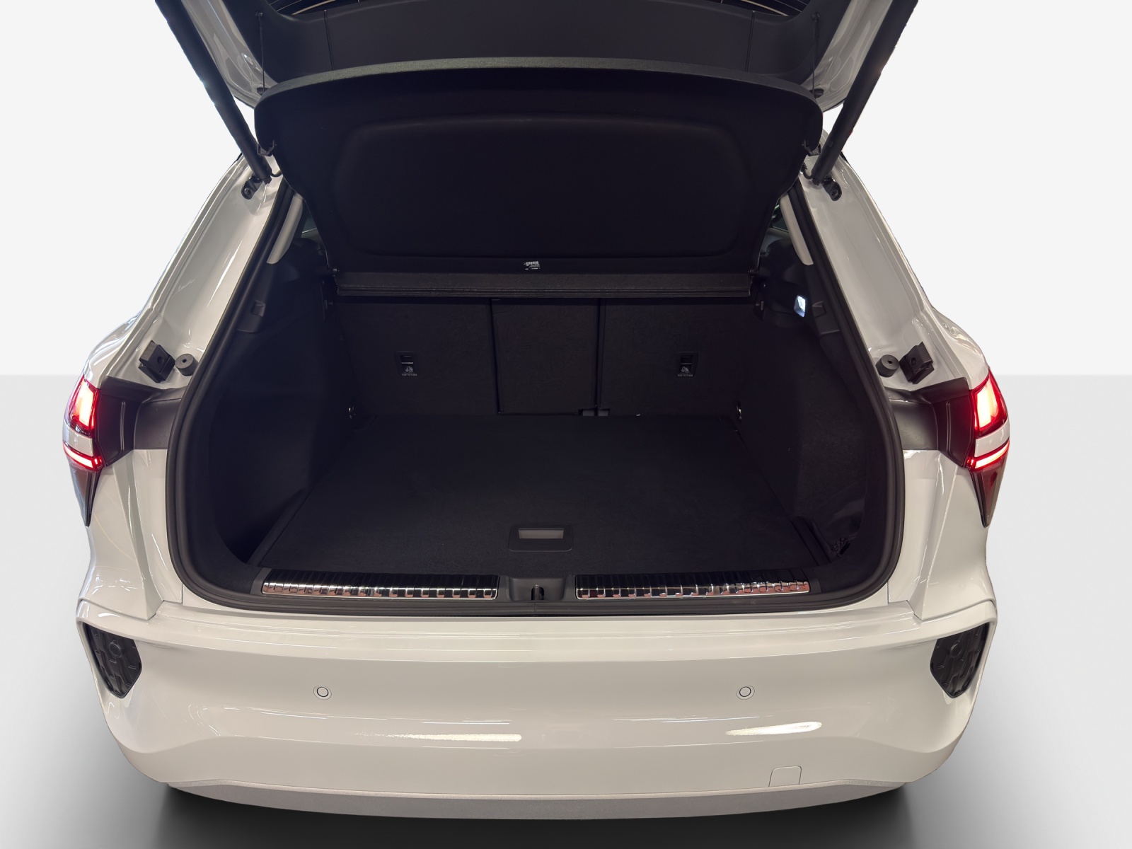 AUDI Q3 SUV 110 kW TFSI S tronic-image-11