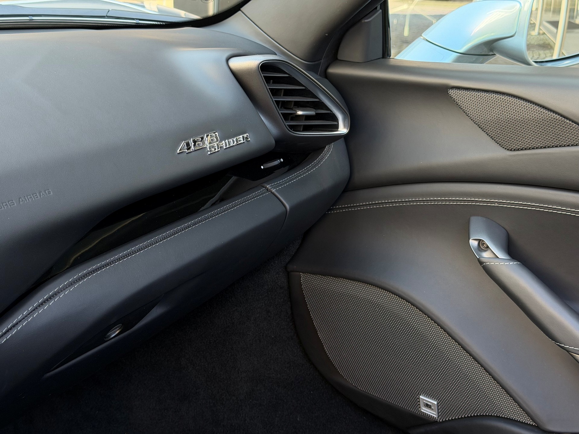 FERRARI 488 Spider-image-13