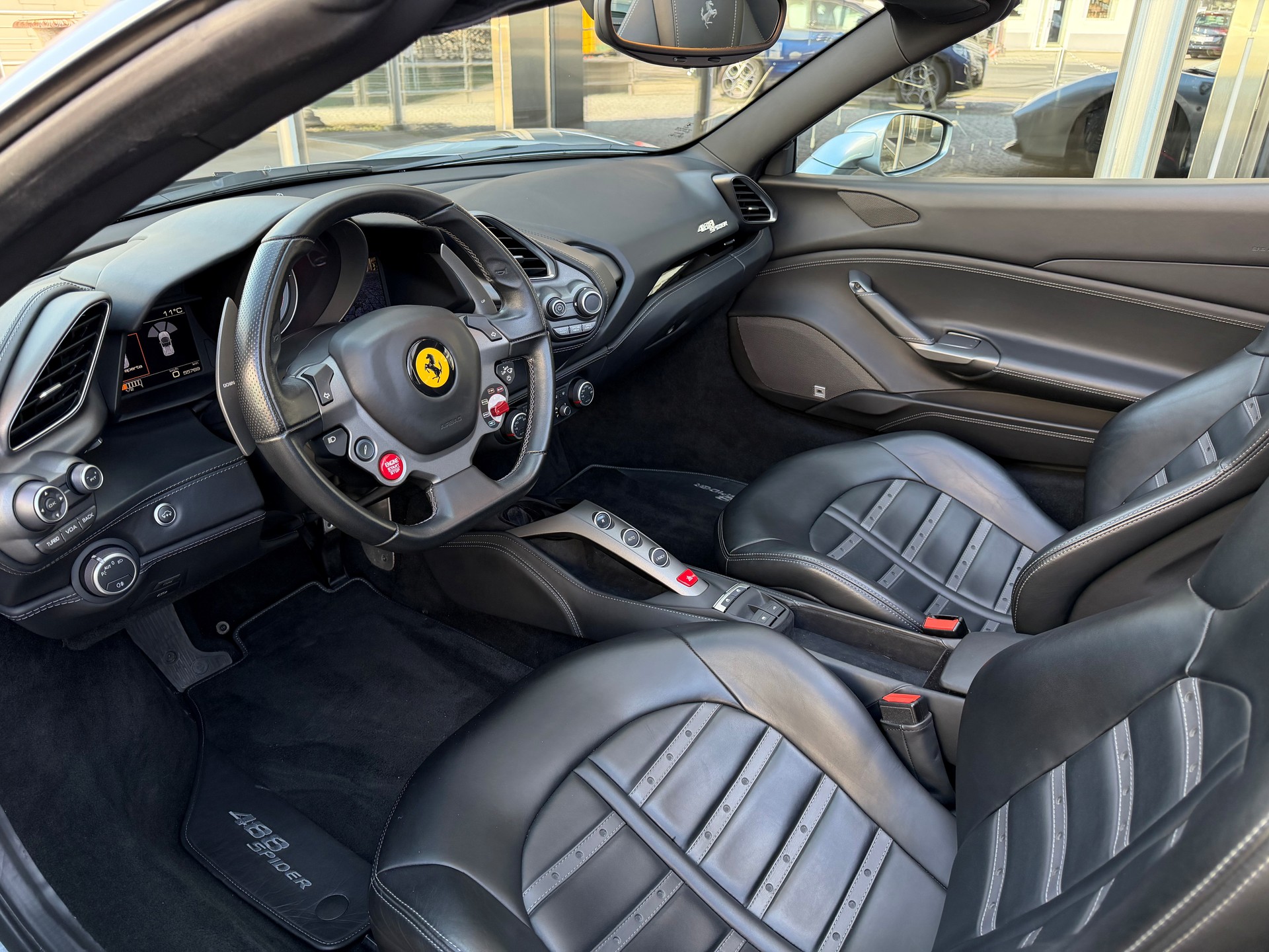 FERRARI 488 Spider-image-8