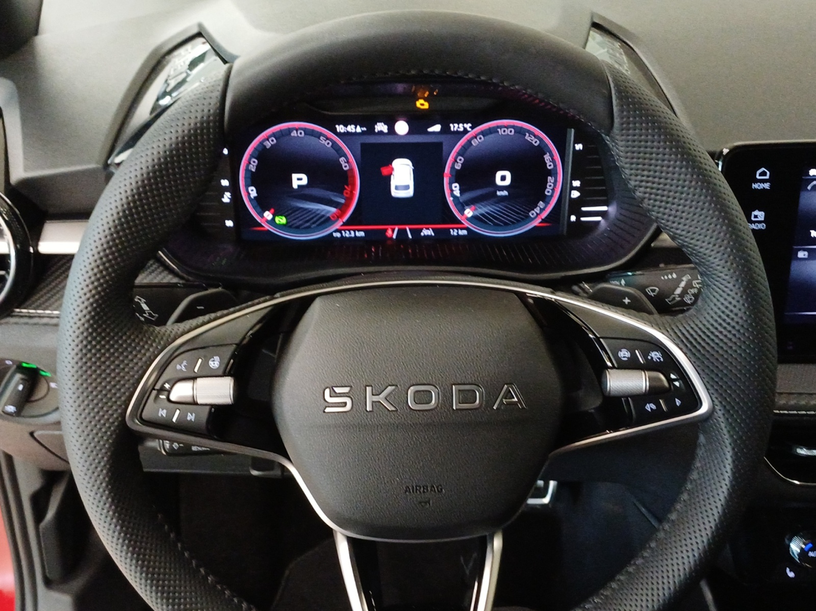 SKODA Fabia 1.5 TSI 130 DSG-image-9