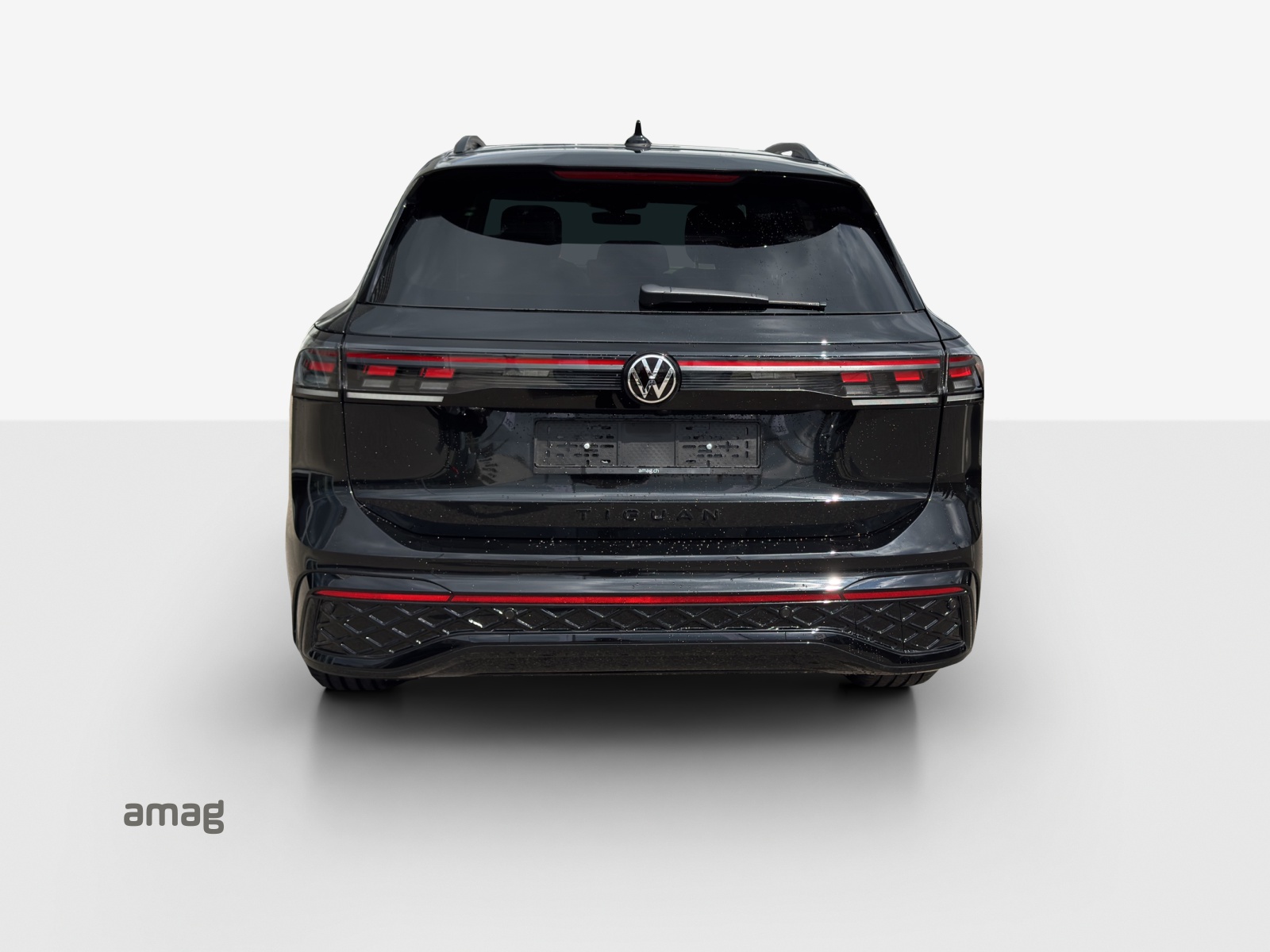 VW Tiguan 2.0 TSI DSG R-Line 4Motion-image-3