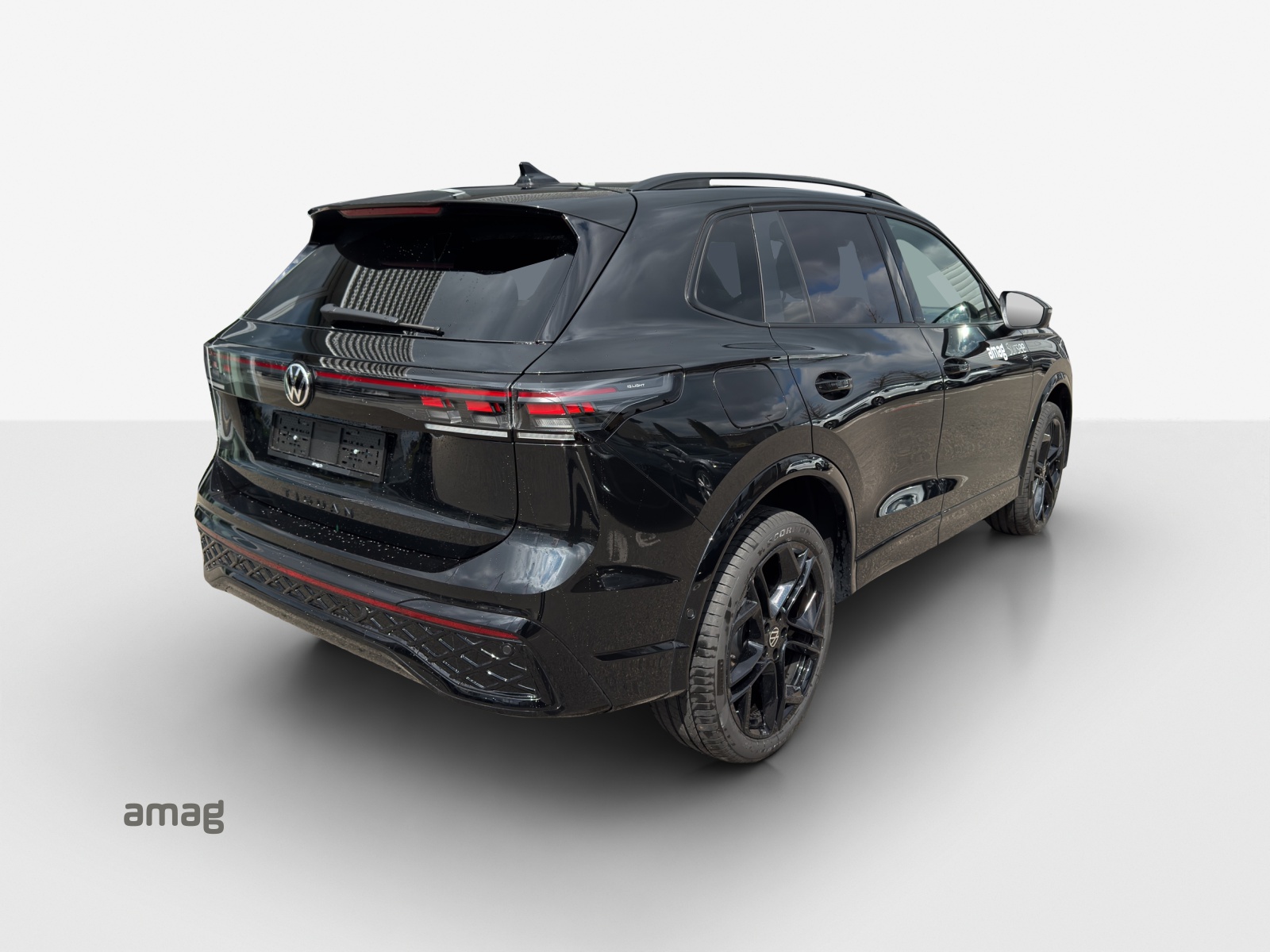 VW Tiguan 2.0 TSI DSG R-Line 4Motion-image-4