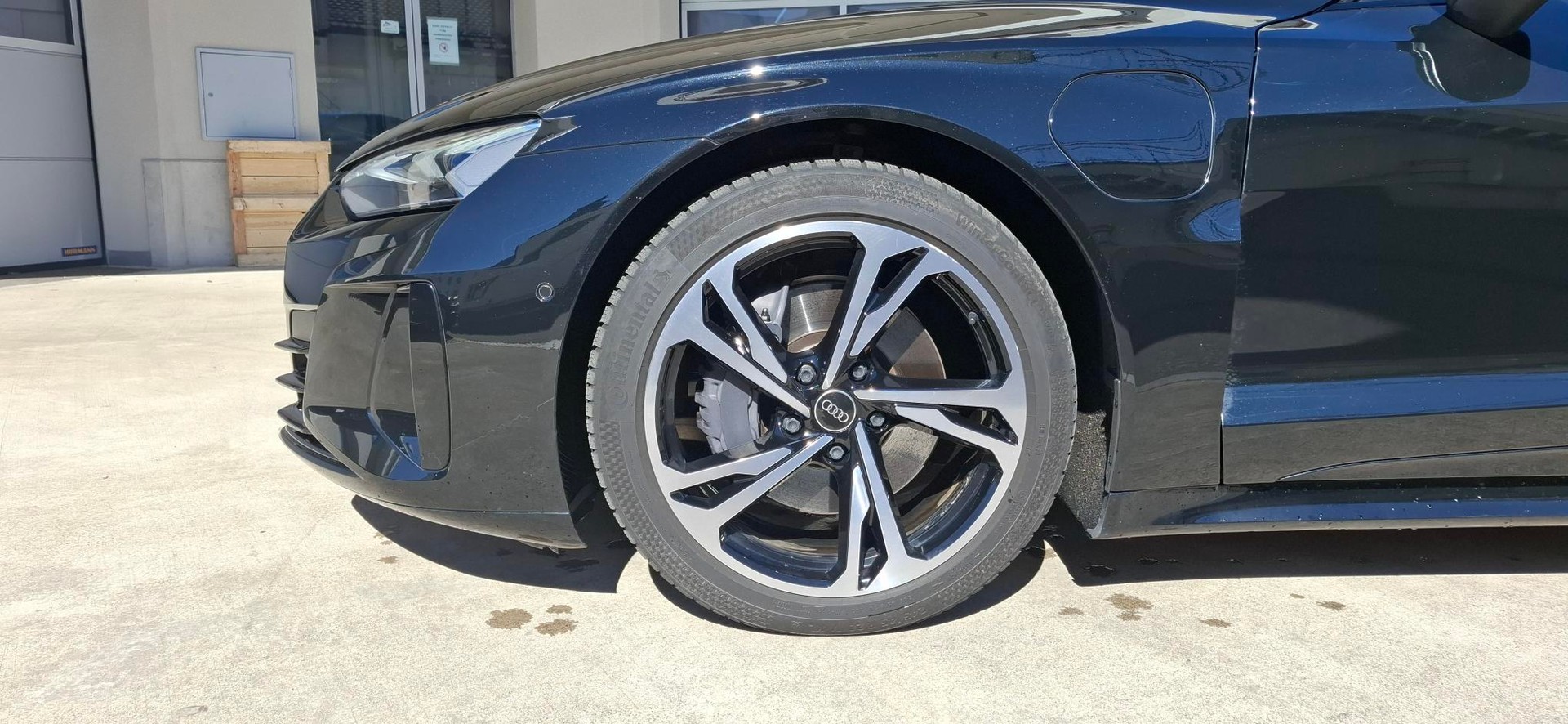 AUDI e-tron GT quattro-image-6