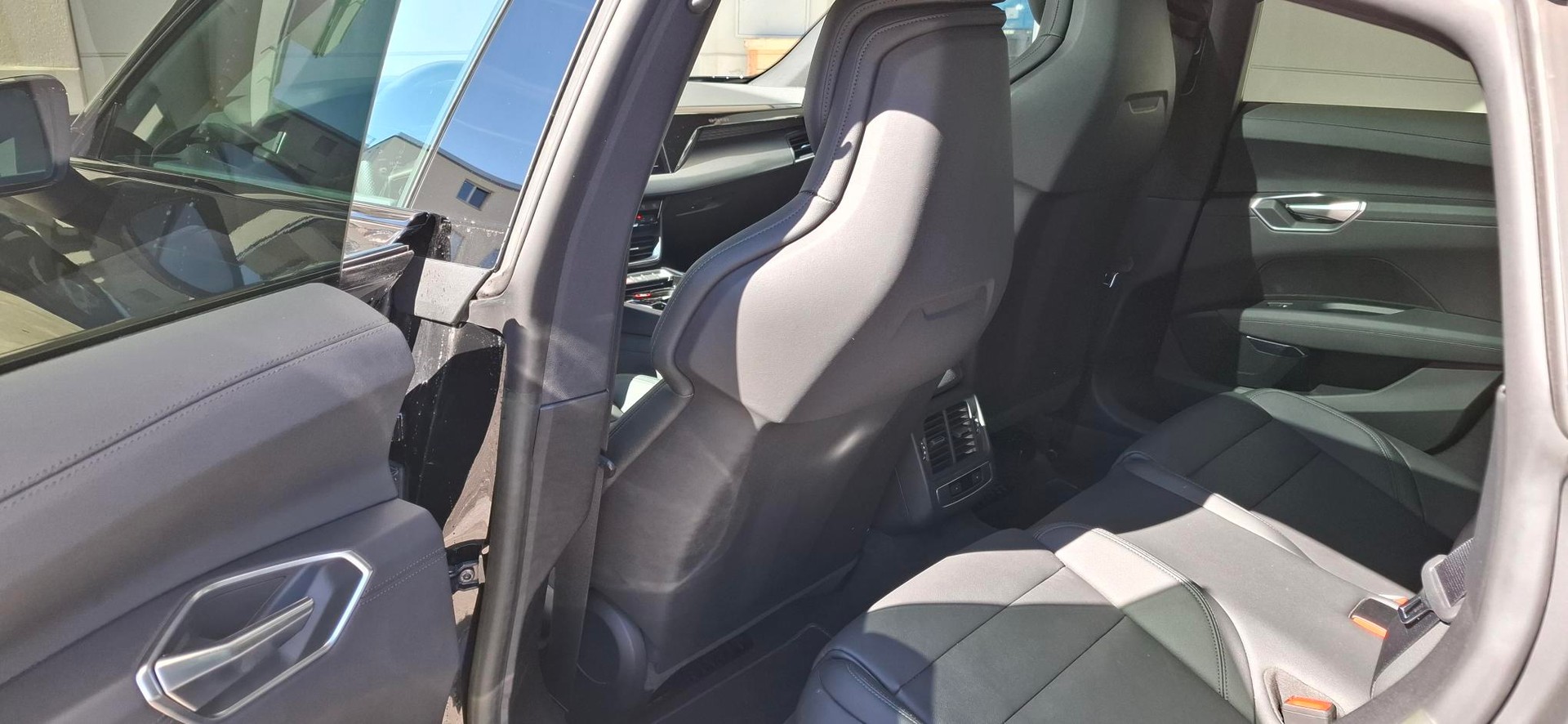 AUDI e-tron GT quattro-image-9