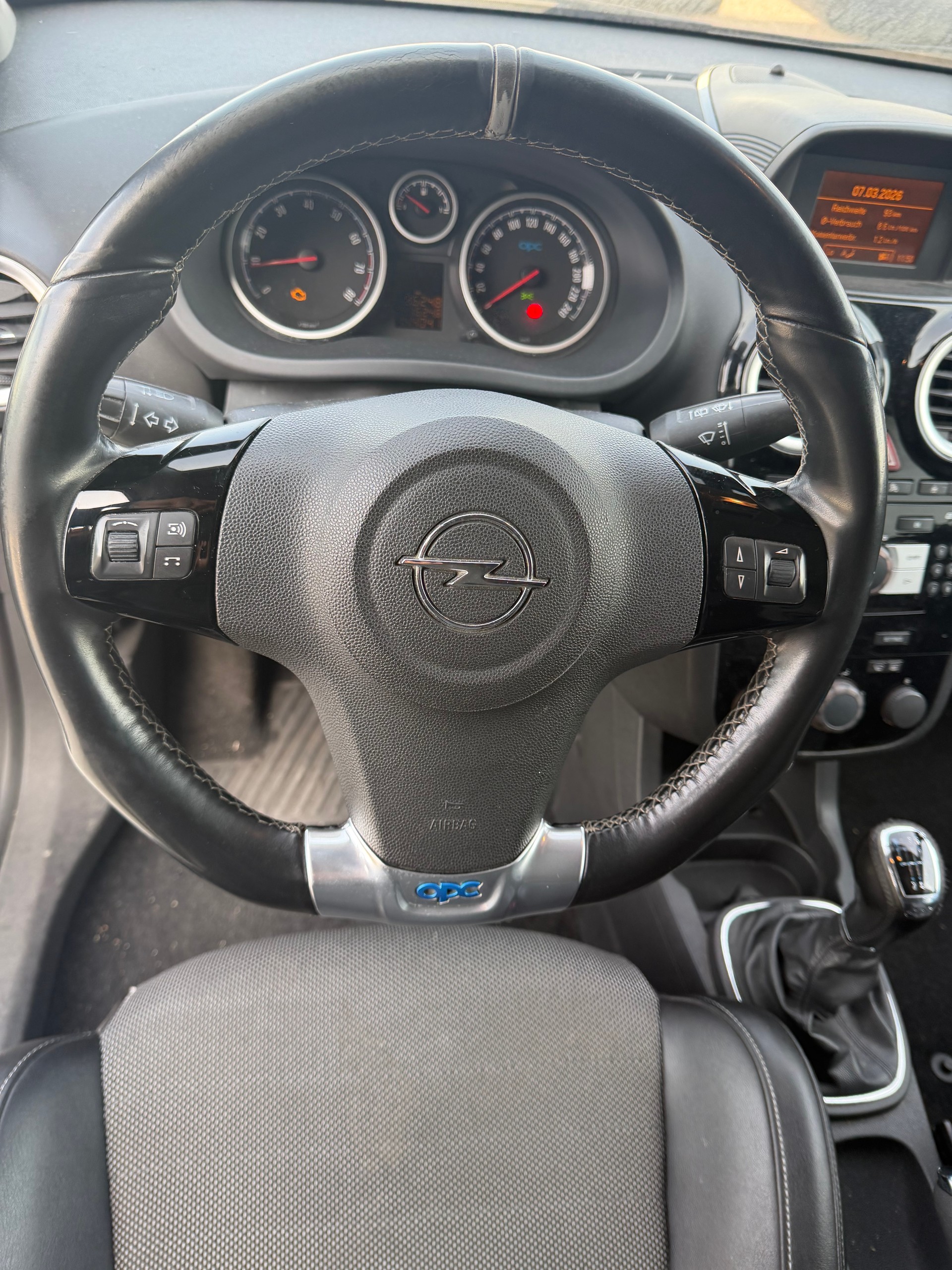 OPEL Corsa 1.6 Turbo OPC-image-9
