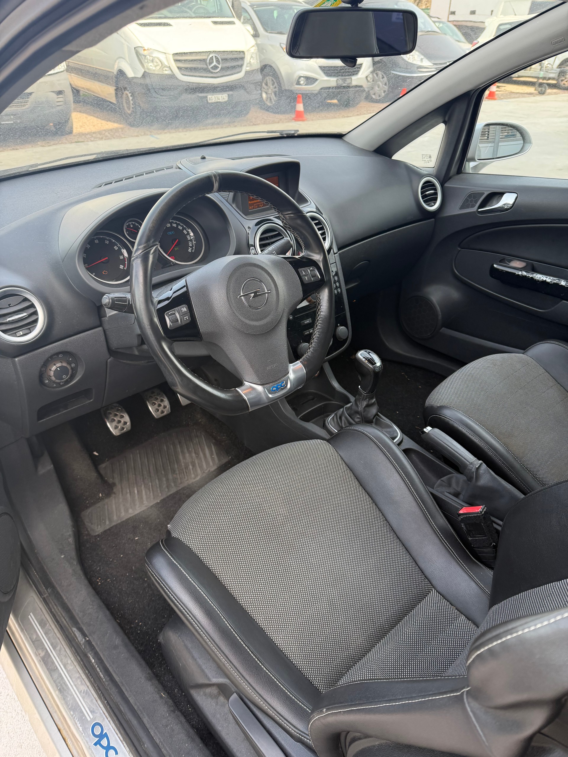 OPEL Corsa 1.6 Turbo OPC-image-7