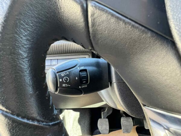 PEUGEOT 208 1.2 PureTech Active-image-8