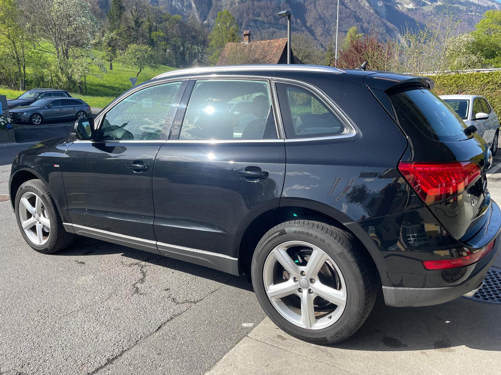 AUDI Q5 2.0 TDI quattro S-tronic-image-1