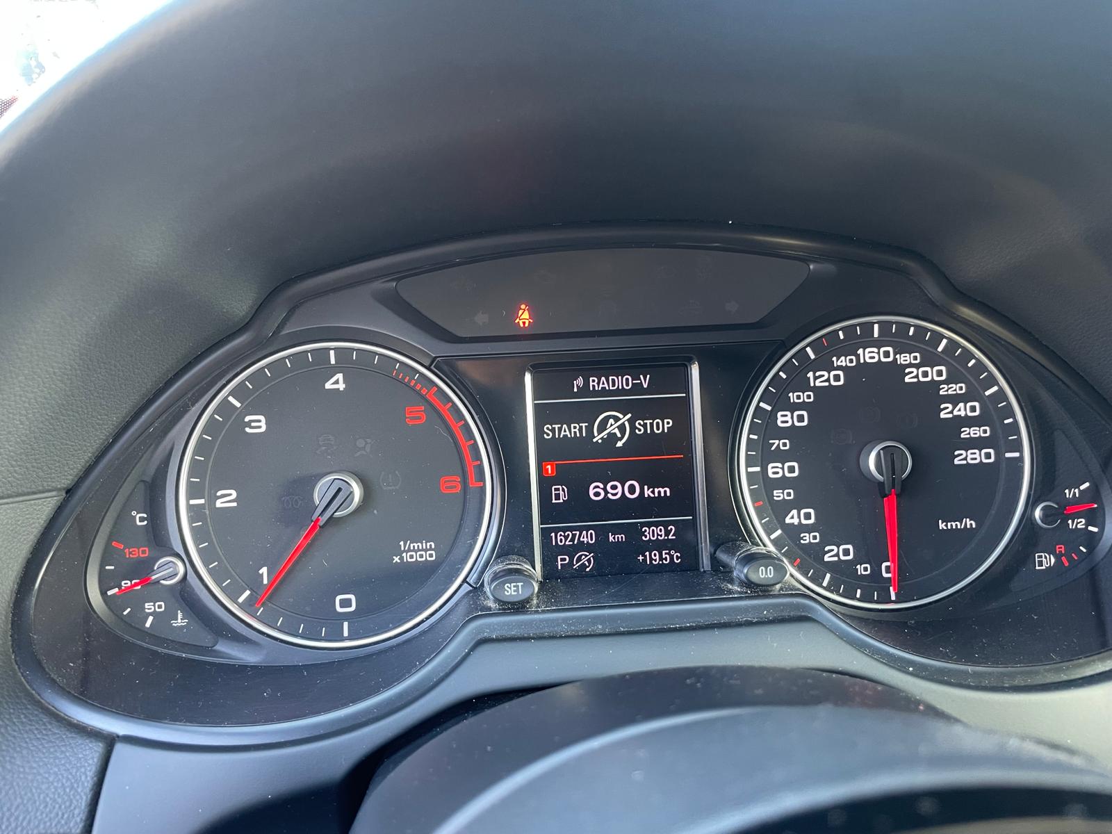 AUDI Q5 2.0 TDI quattro S-tronic-image-5