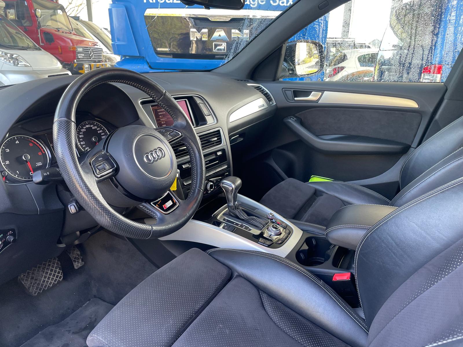 AUDI Q5 2.0 TDI quattro S-tronic-image-10