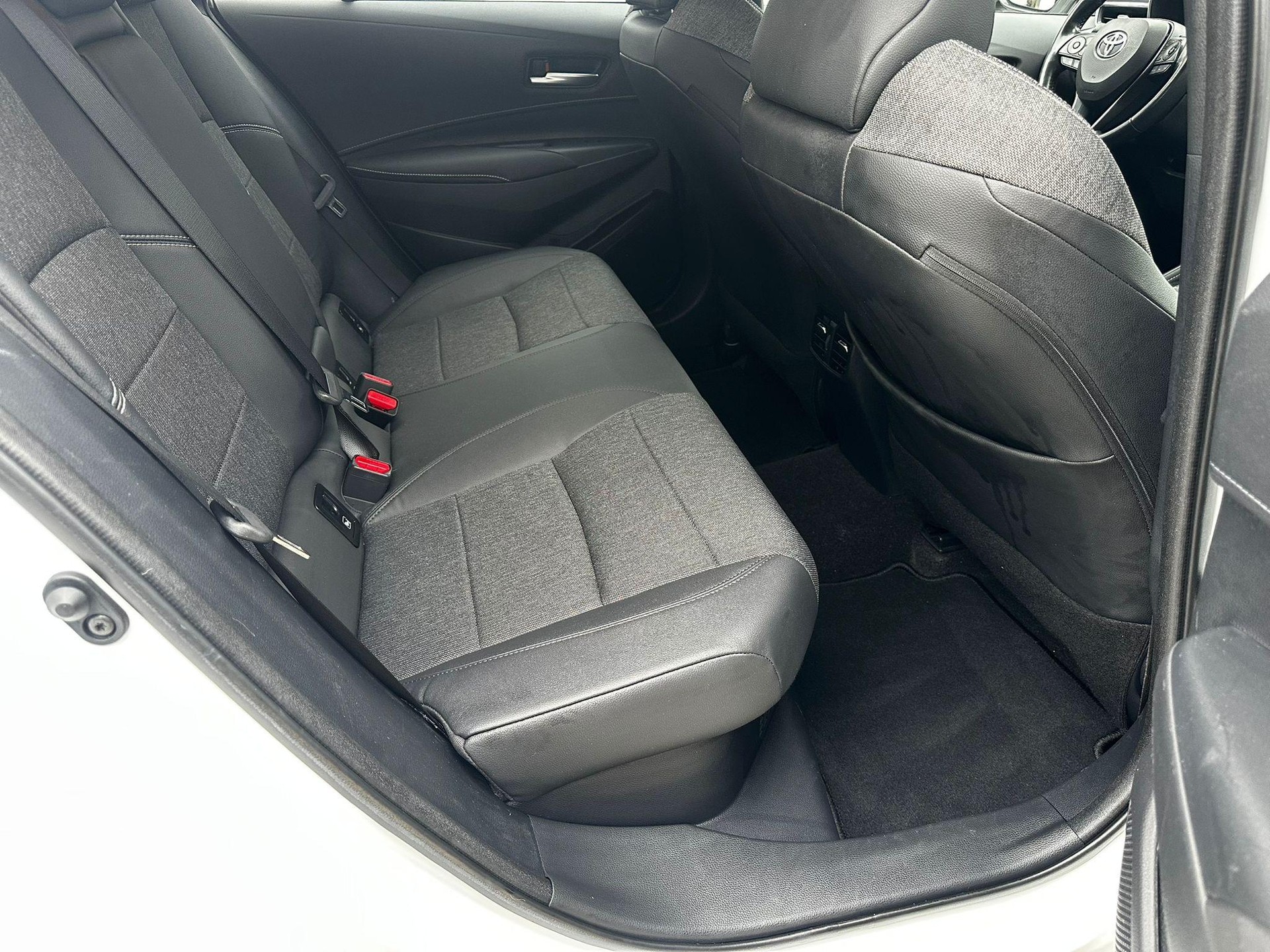 TOYOTA Corolla Touring Sports 2.0 HSD Trend-image-11