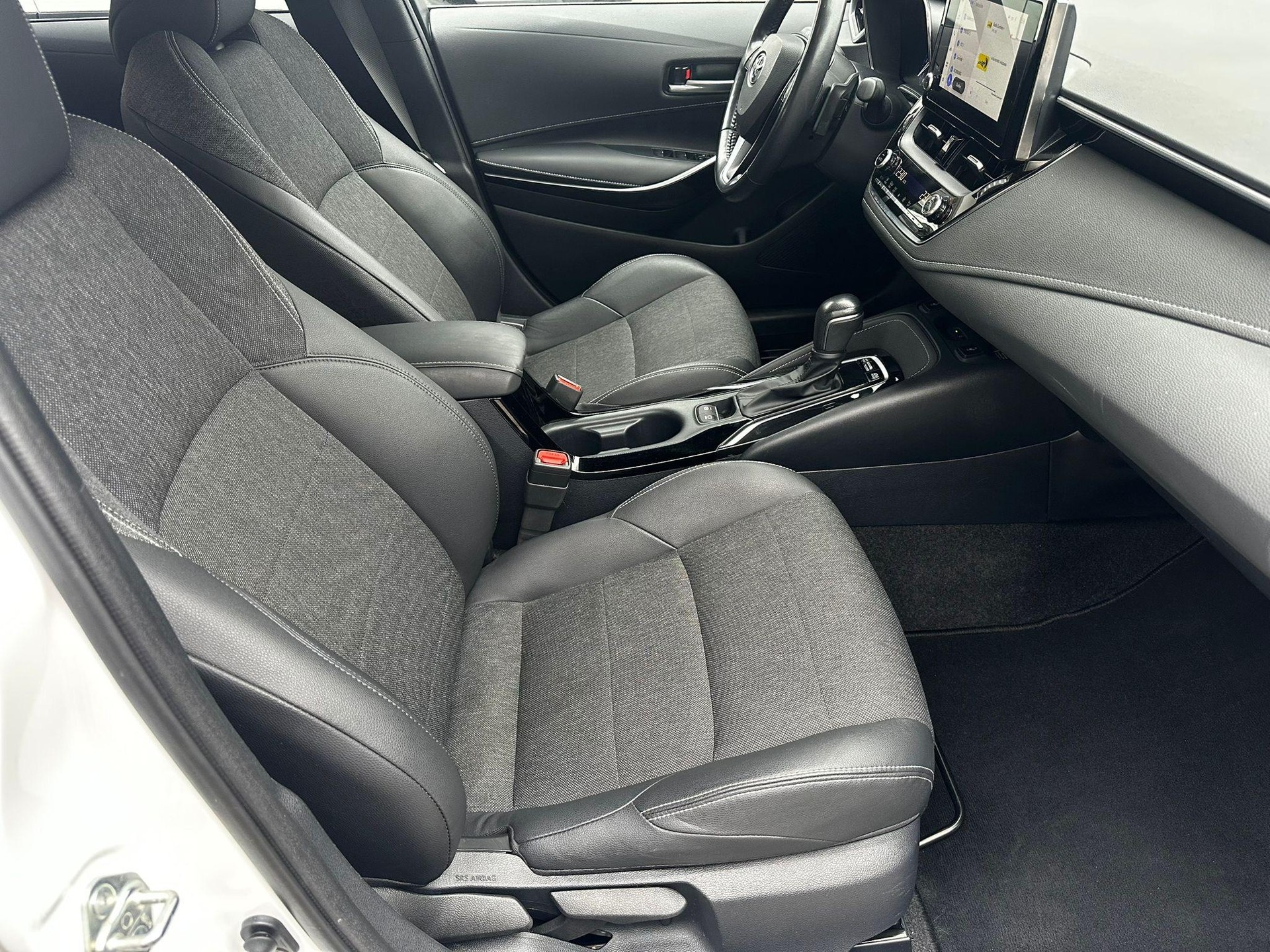 TOYOTA Corolla Touring Sports 2.0 HSD Trend-image-13