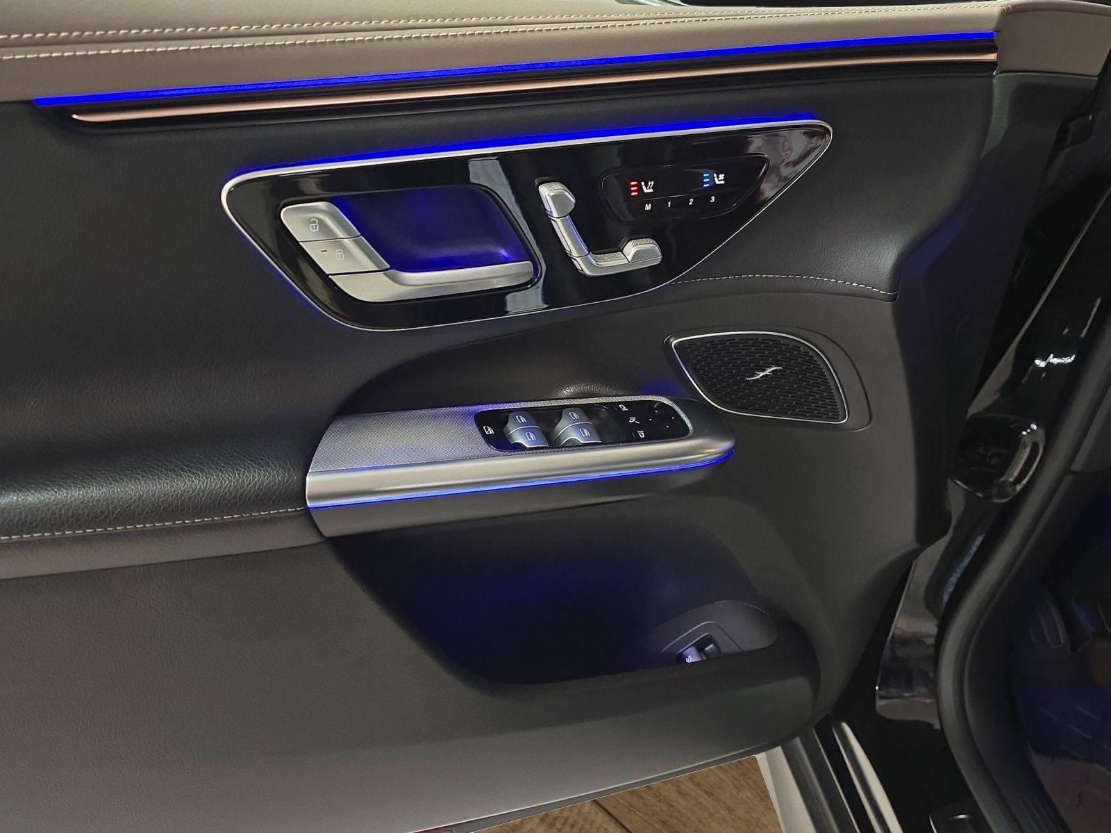MERCEDES-BENZ EQE 350 EQE SUV 350 4 Matic Executive Edition-image-22