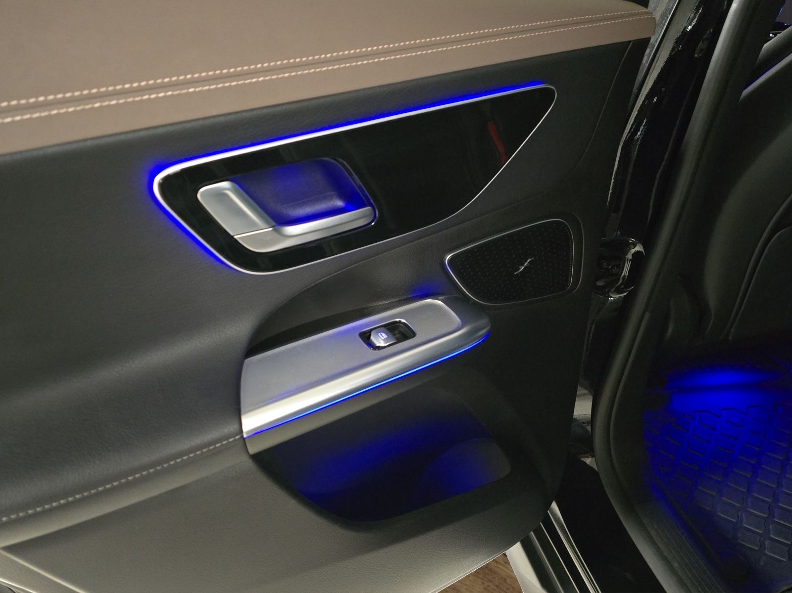 MERCEDES-BENZ EQE 350 EQE SUV 350 4 Matic Executive Edition-image-24