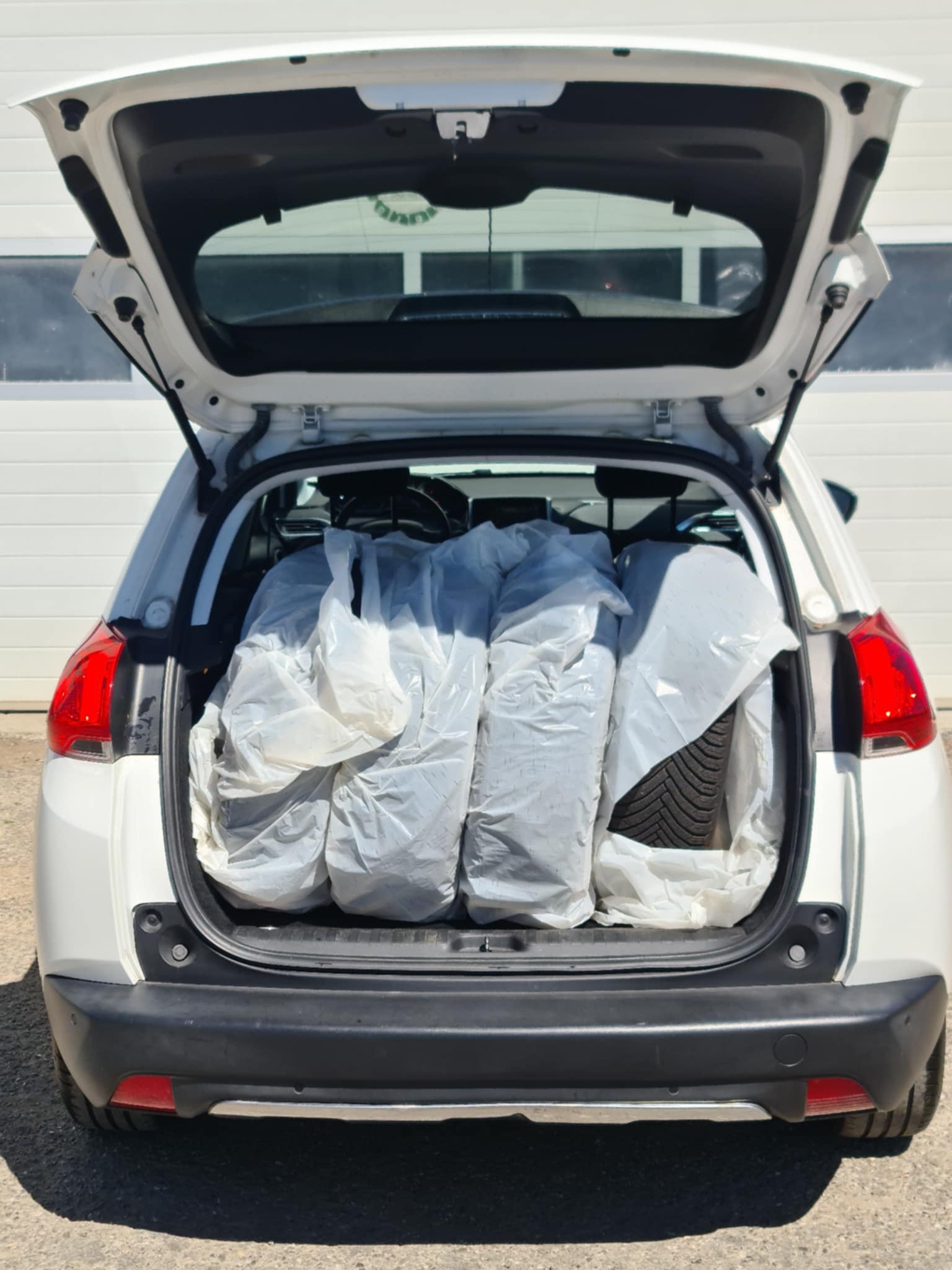 PEUGEOT 2008 1.2 PureTech Active-image-8