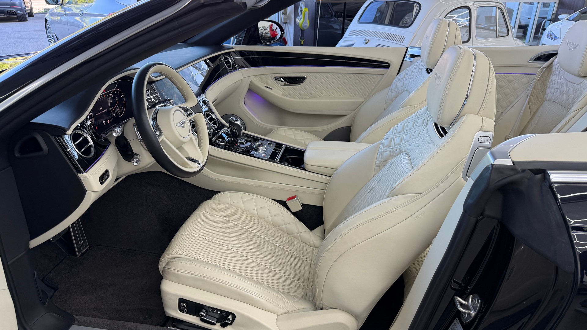 BENTLEY Continental GTC 4.0 V8-image-6