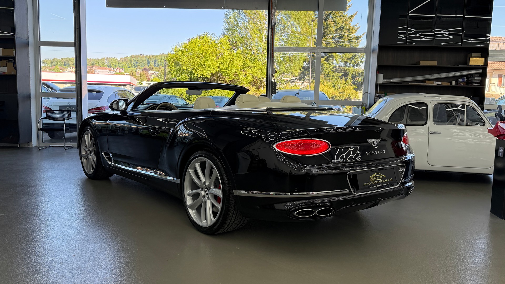 BENTLEY Continental GTC 4.0 V8-image-5