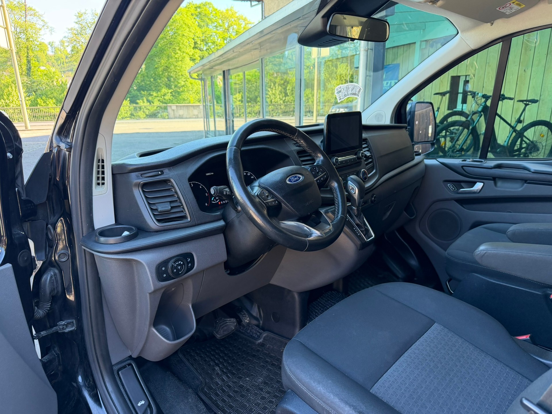 FORD Transit Custom 320 L1H1 Trend A-image-7