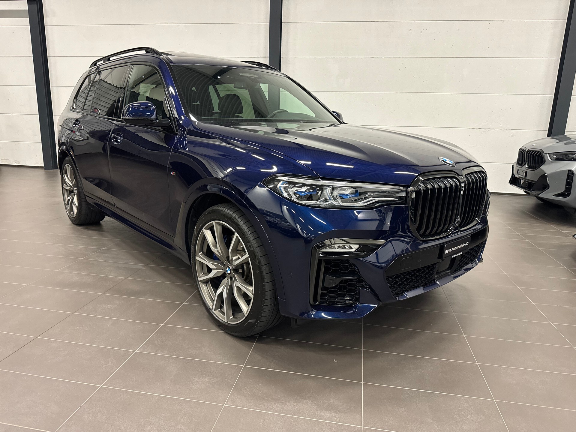 BMW X7 xDrive M50i Steptronic-showroom-element-1