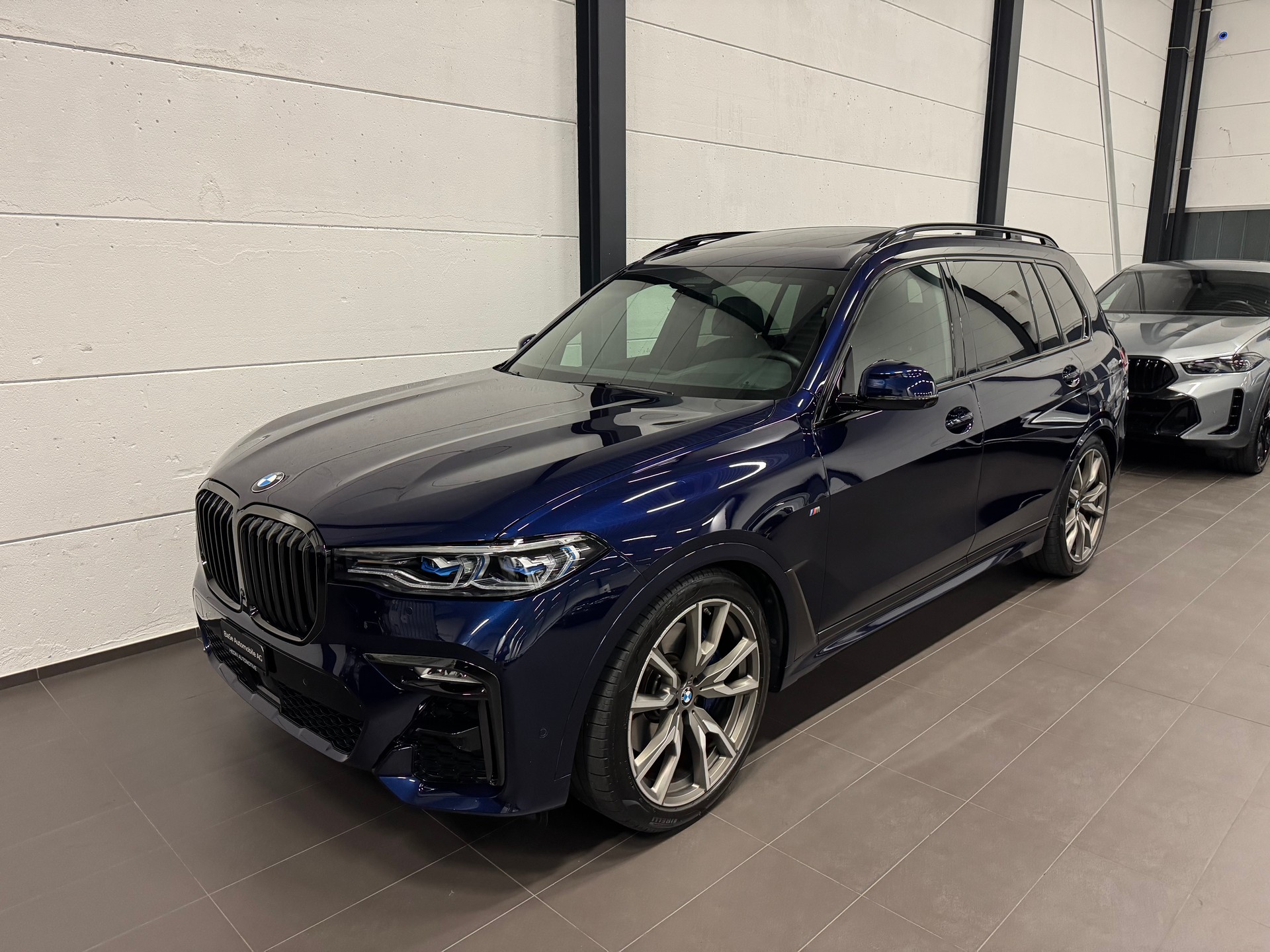 BMW X7 xDrive M50i Steptronic-showroom-element-2