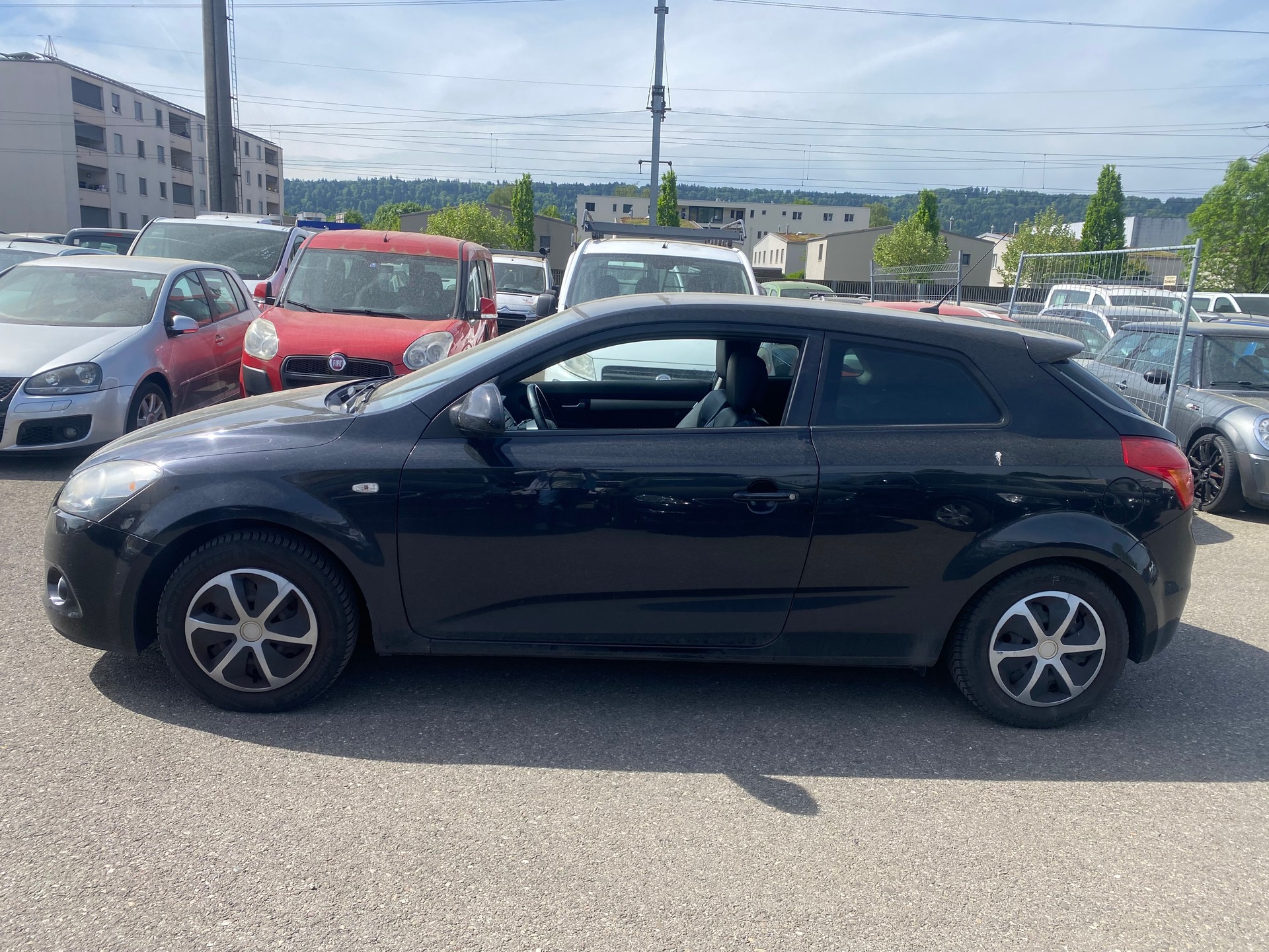 KIA Pro_Cee'd 2.0 16V Sport Automatic-image-4