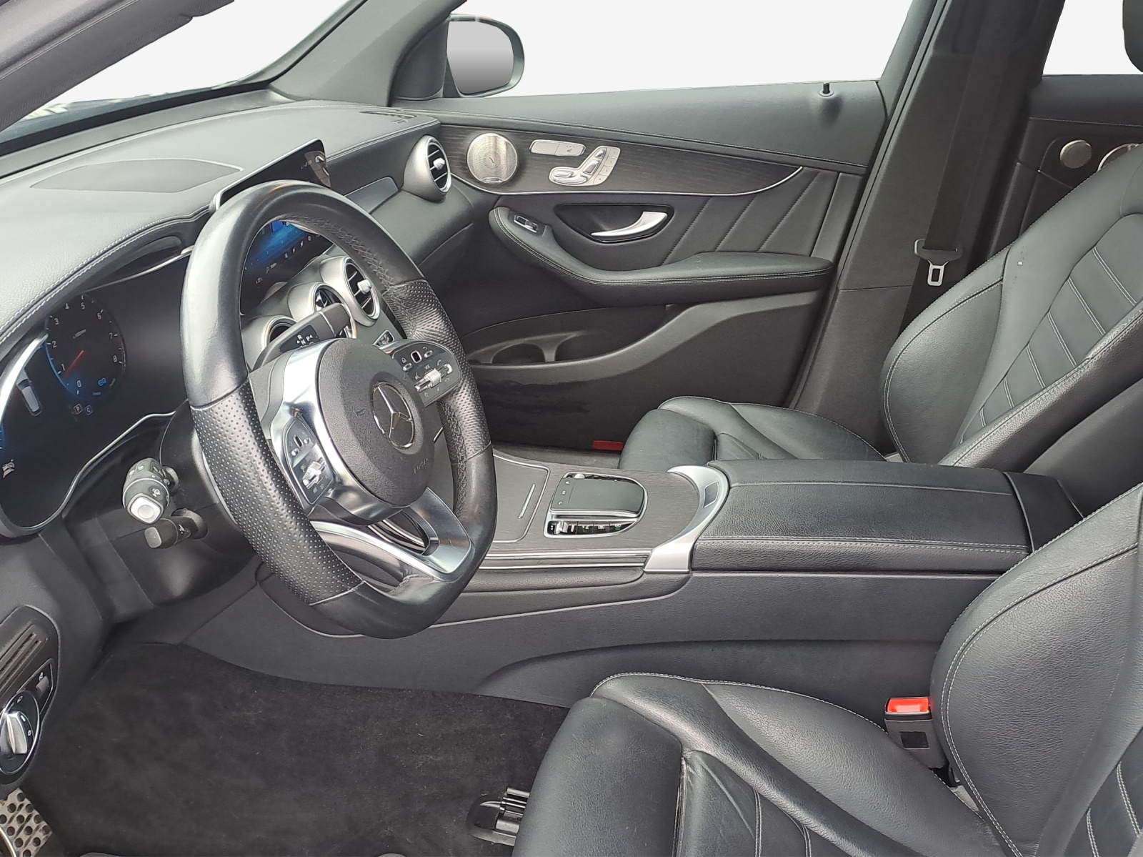 MERCEDES-BENZ GLC 300 AMG Line 4Matic 9G-Tronic-image-7