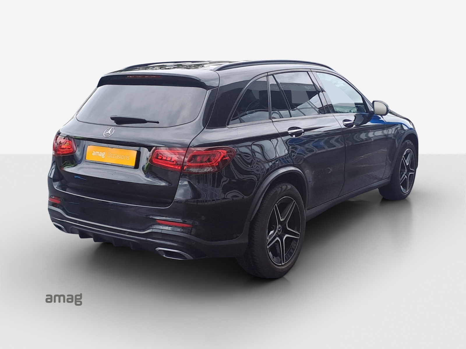 MERCEDES-BENZ GLC 300 AMG Line 4Matic 9G-Tronic-image-4