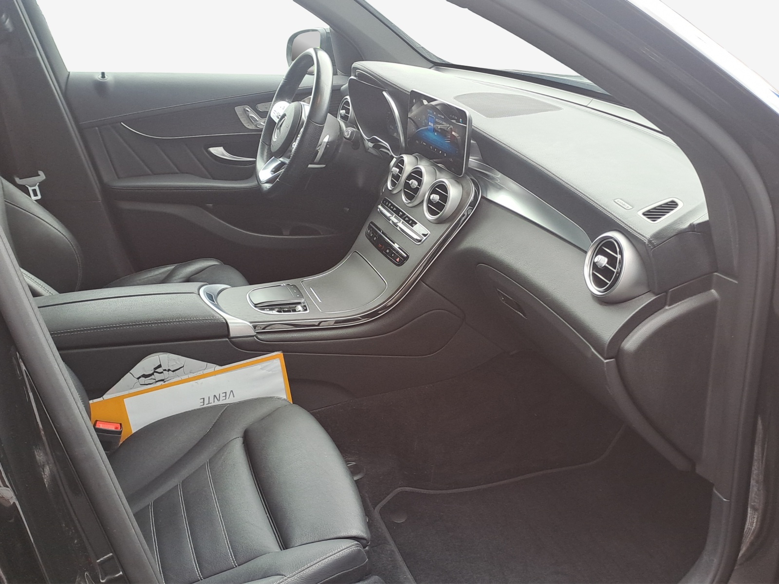MERCEDES-BENZ GLC 300 AMG Line 4Matic 9G-Tronic-image-13