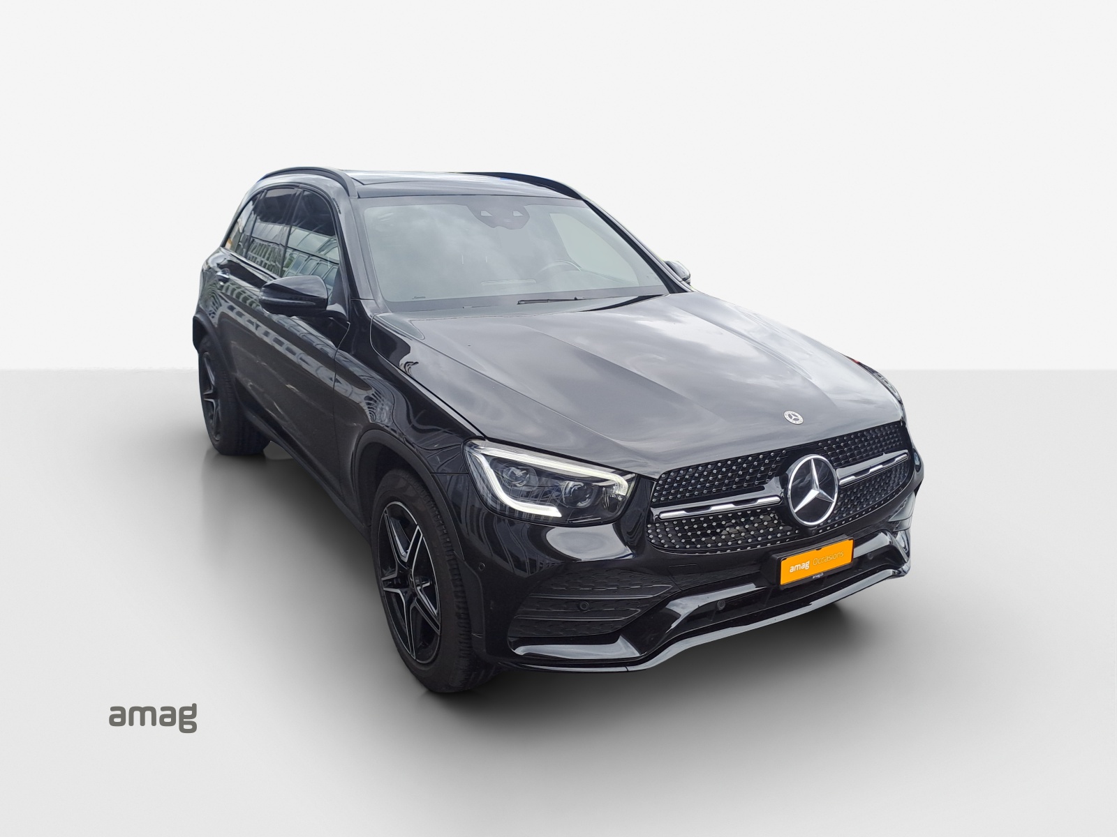 MERCEDES-BENZ GLC 300 AMG Line 4Matic 9G-Tronic-image-14