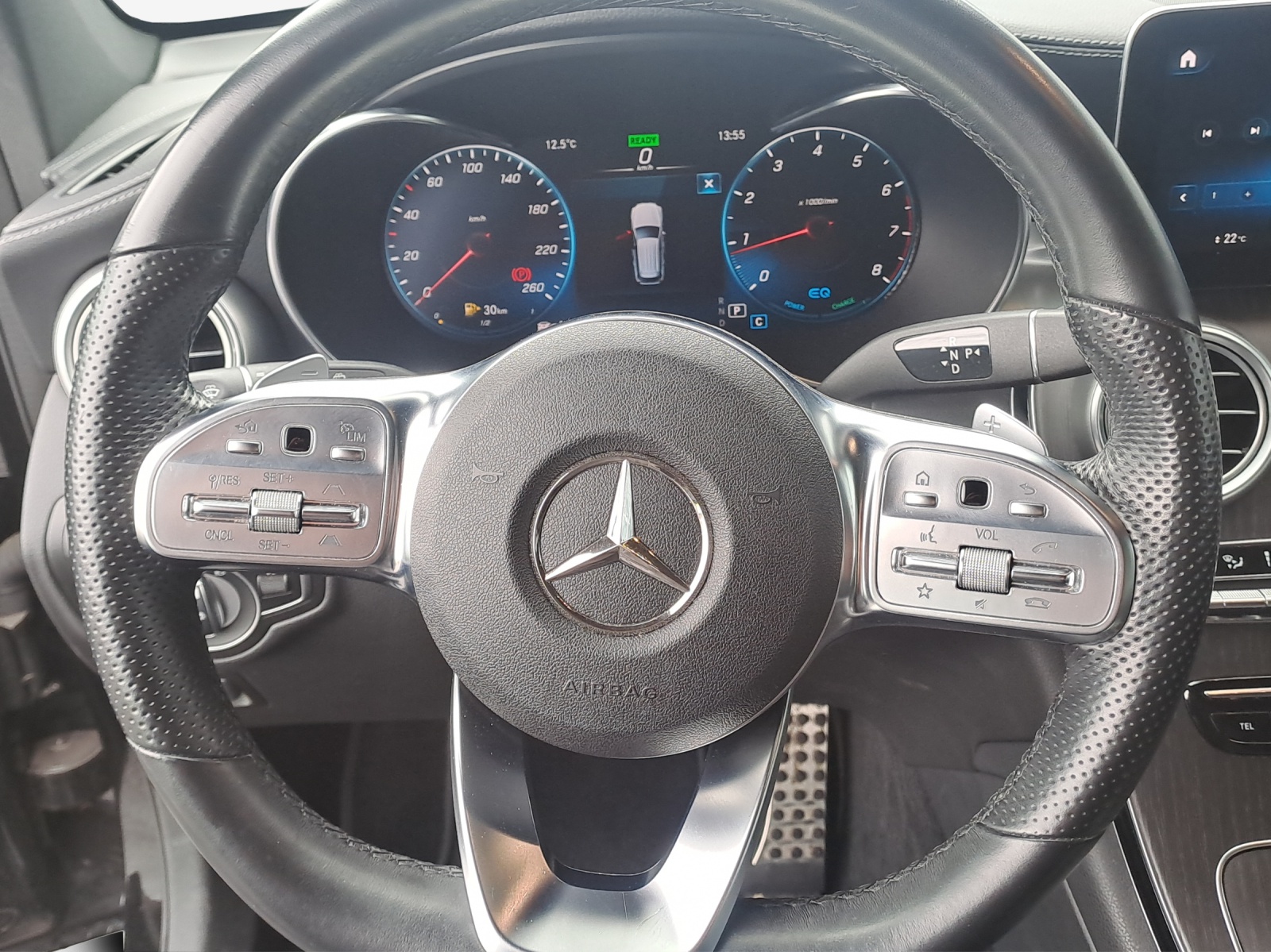MERCEDES-BENZ GLC 300 AMG Line 4Matic 9G-Tronic-image-9