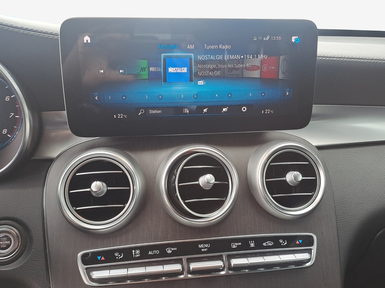 MERCEDES-BENZ GLC 300 AMG Line 4Matic 9G-Tronic-image-10